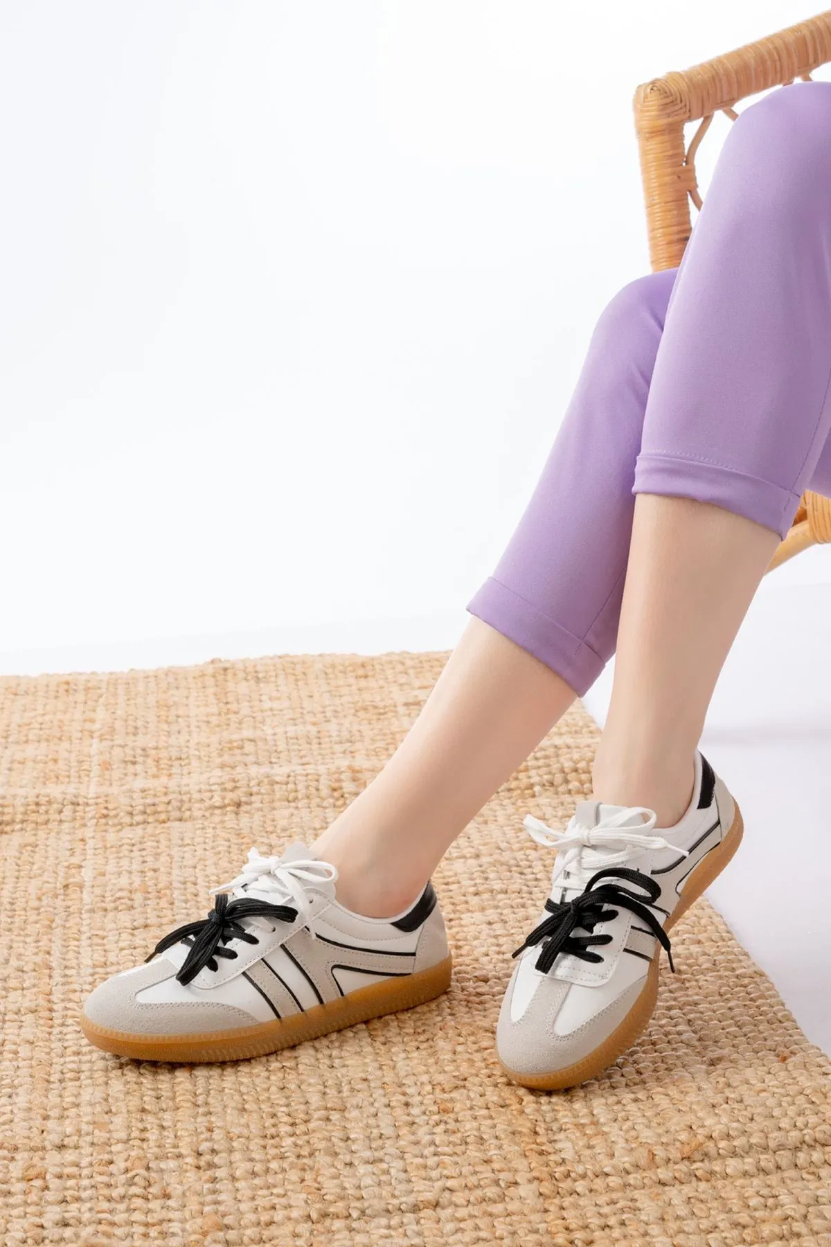 M-6005 Beyaz Garni  Bağcıklı Termo Taban Günlük Kadın Spor