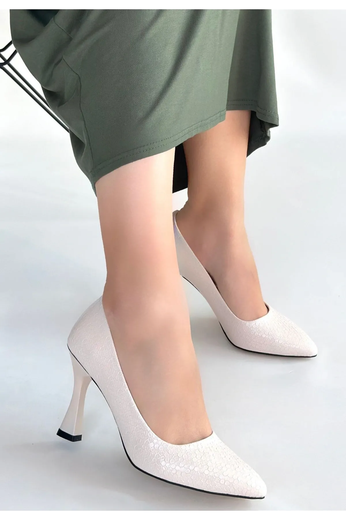 Merio Bej Baskılı Rugan Topuklu Ayakkabı