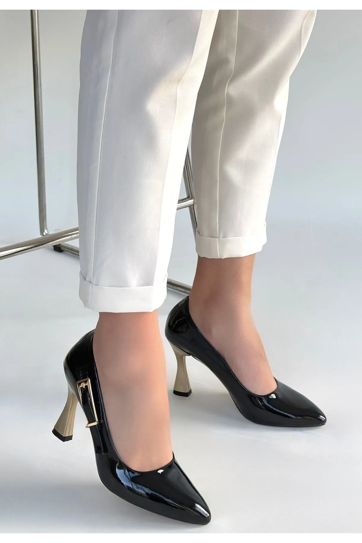 Motya Siyah Rugan Topuklu Ayakkabı