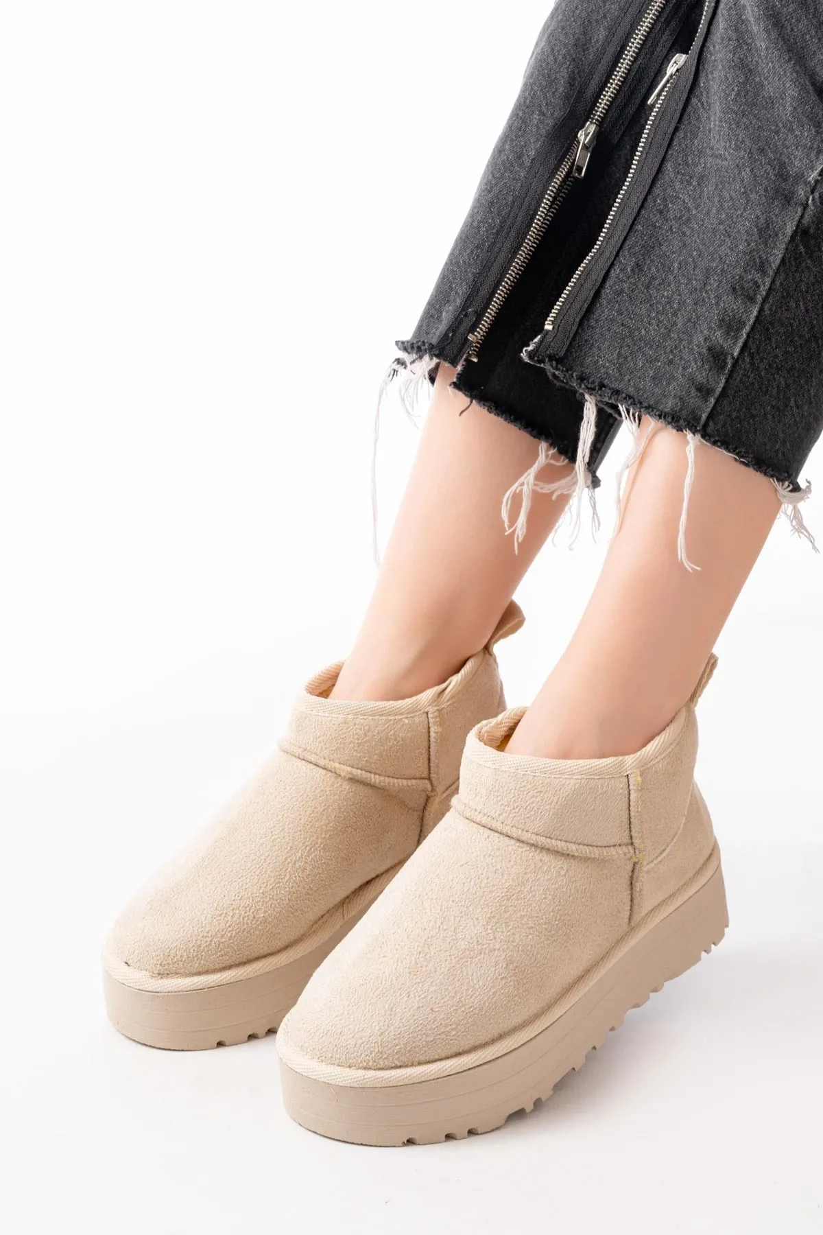 Ndr-2850 Bej Süet İçi Kürklü Kışlık Kapalı Burun Kadın Günlük Terlik