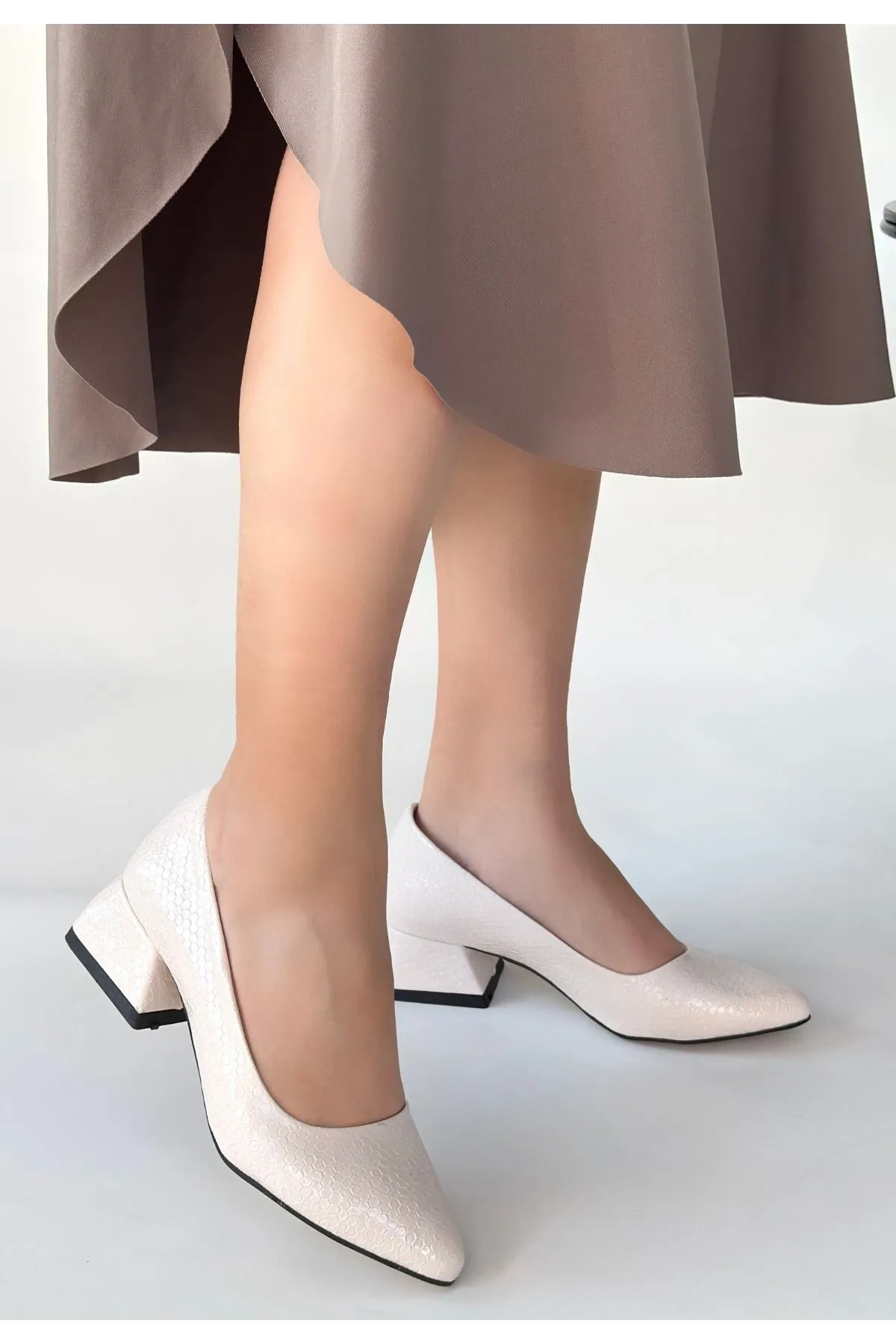 Nitya Bej Baskılı Rugan Topuklu Ayakkabı