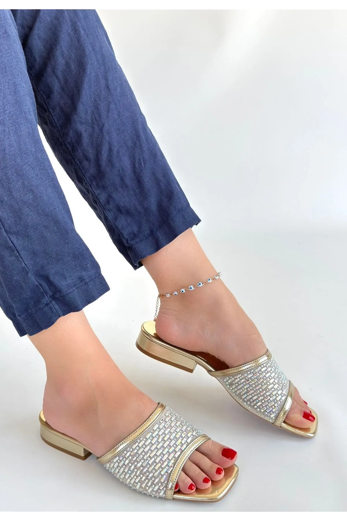 Ortu Gold Cilt İşlemeli Terlik