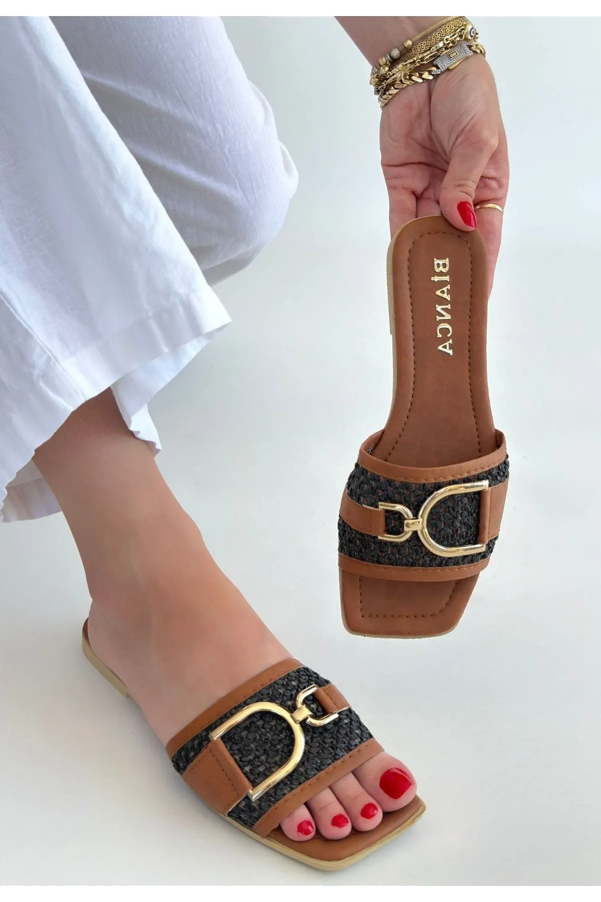 Pıer Siyah Cilt Terlik