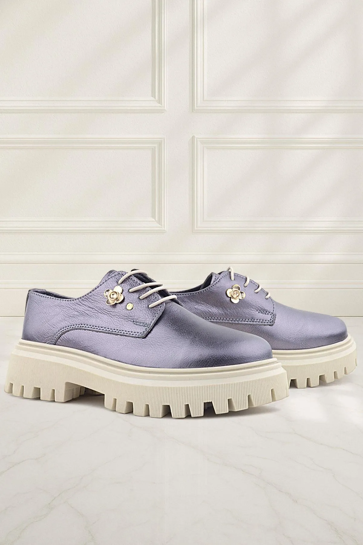 Platin Hakiki Deri Çiçek Detaylı Bağcıklı Oxford Günlük Ayakkabı