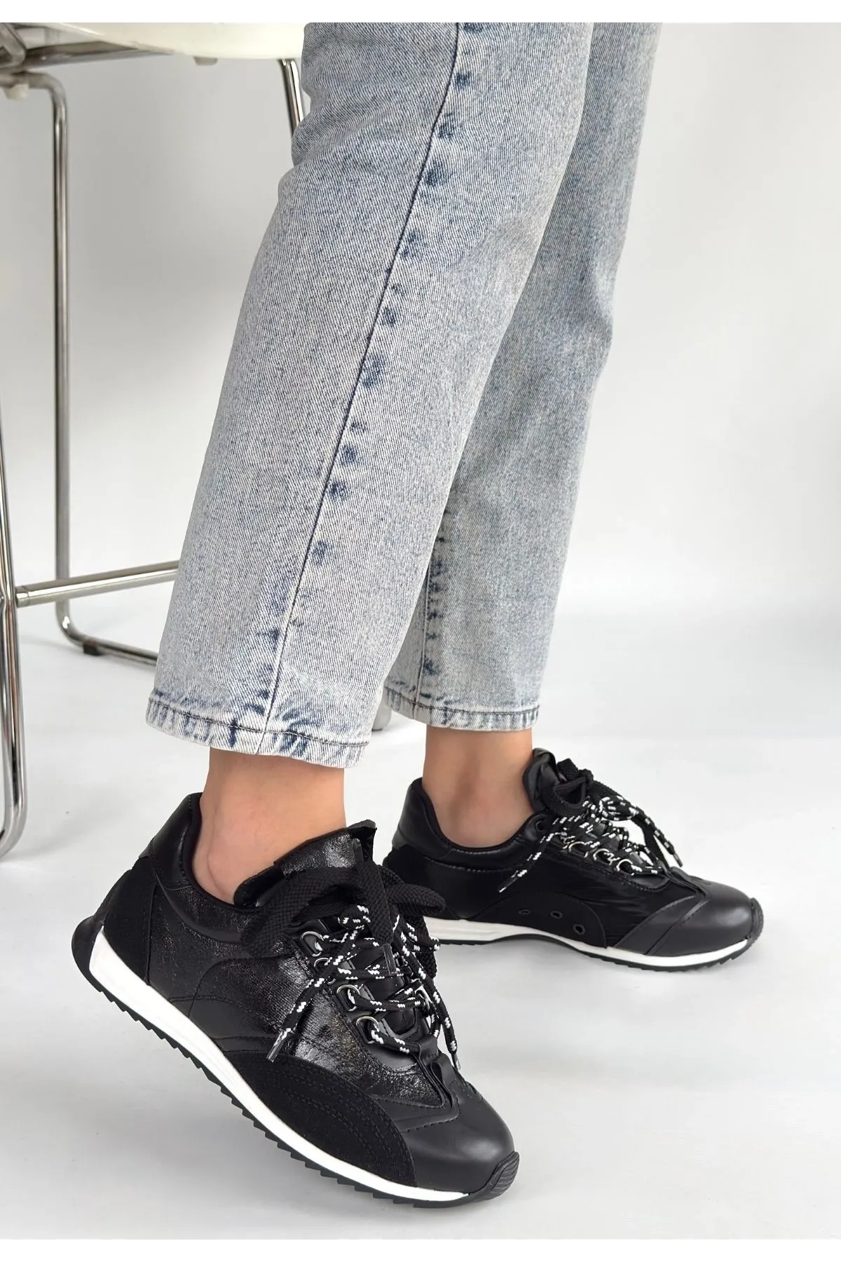 Ranu Siyah Cilt Paraşüt Detaylı Bağcıklı Spor Ayakkabı