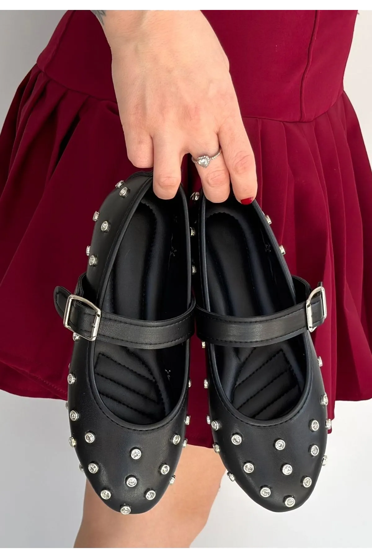 Ritta Siyah Cilt Kemerli Babet Ayakkabı