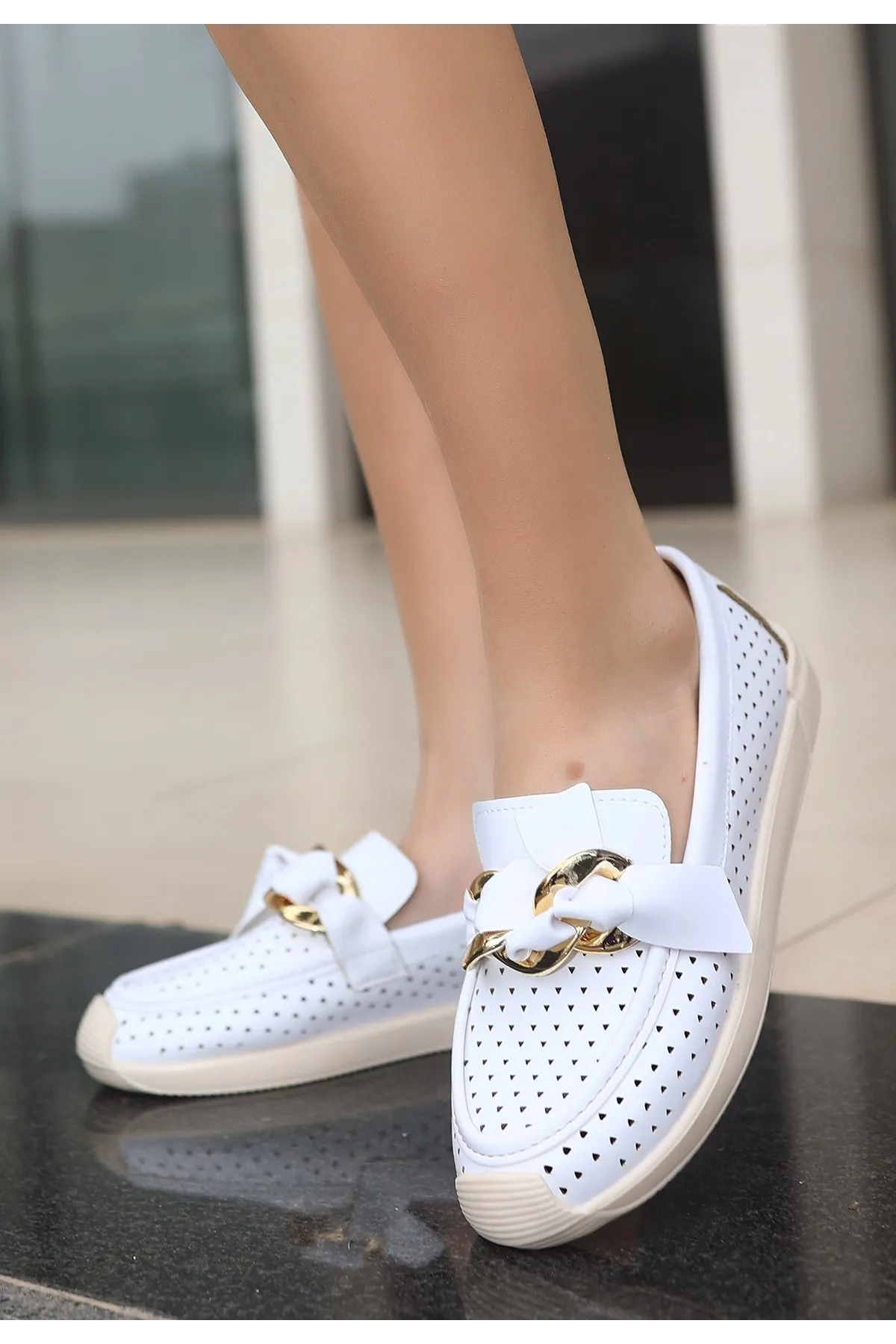 Riwan Beyaz Cilt Babet Ayakkabı