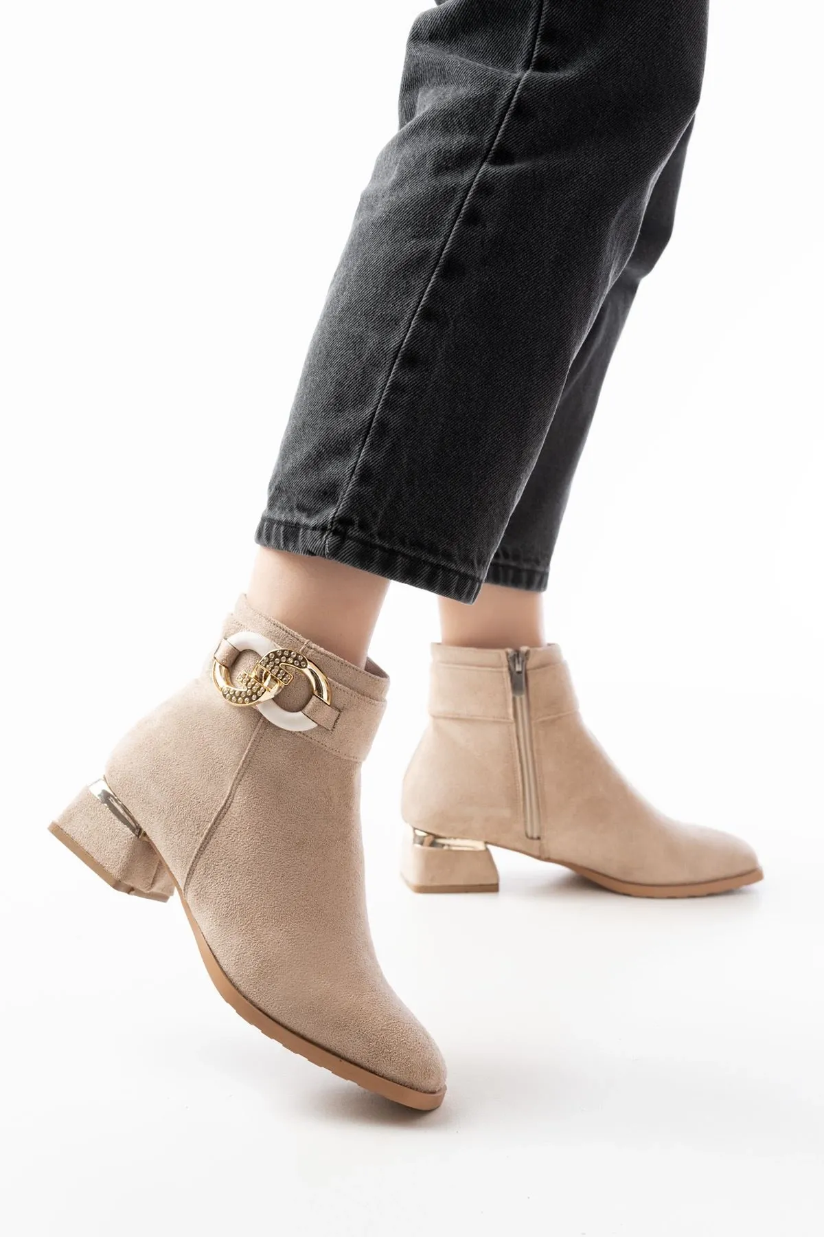 Rm-504 Bej Süet Toka Aksesuarlı Topuklu Fermuarlı Günlük Kadın Bot