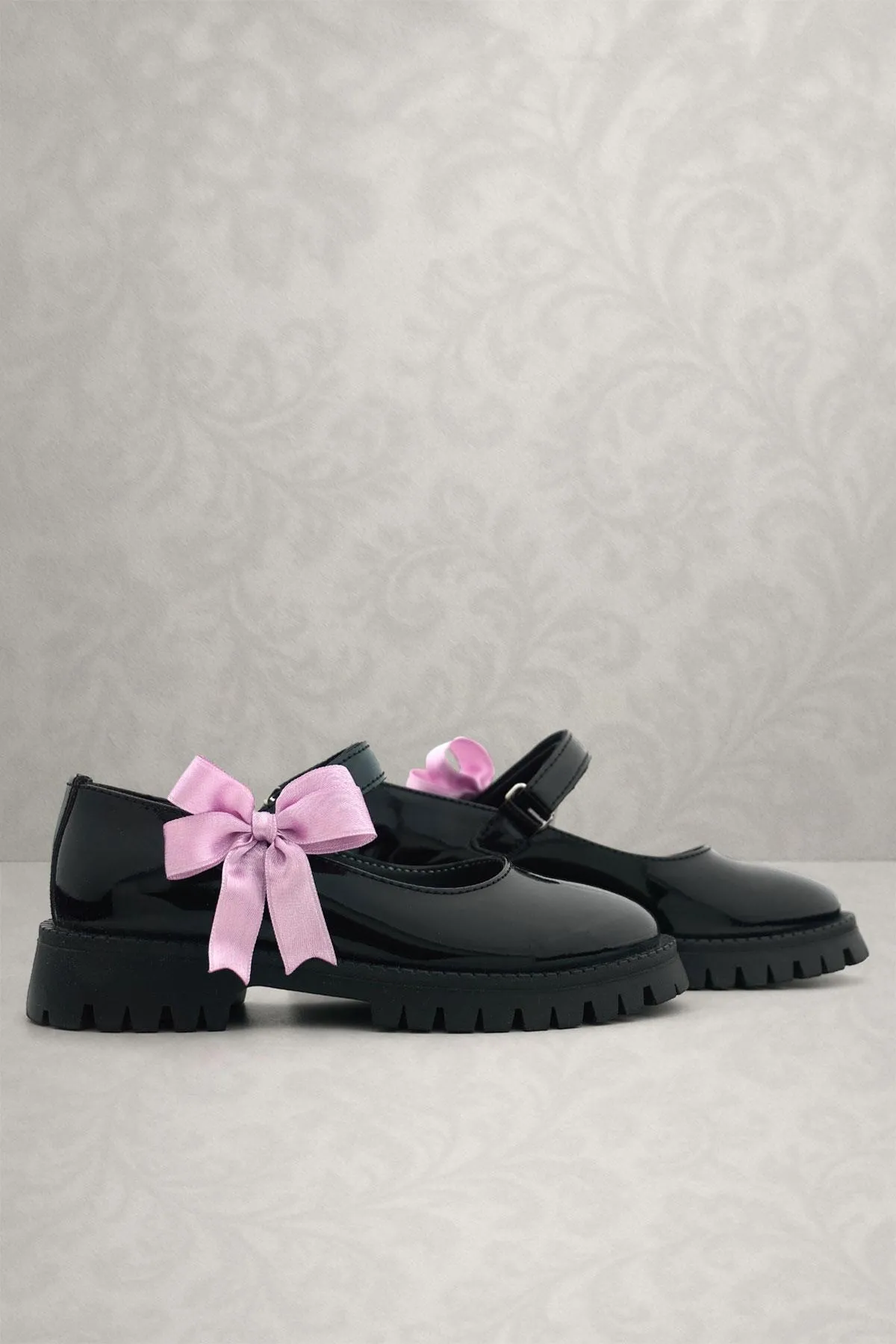 Siyah Rugan Cırtlı Kalın Tabanlı Kurdeleli Kız Çocuk Okul Ayakkabısı
