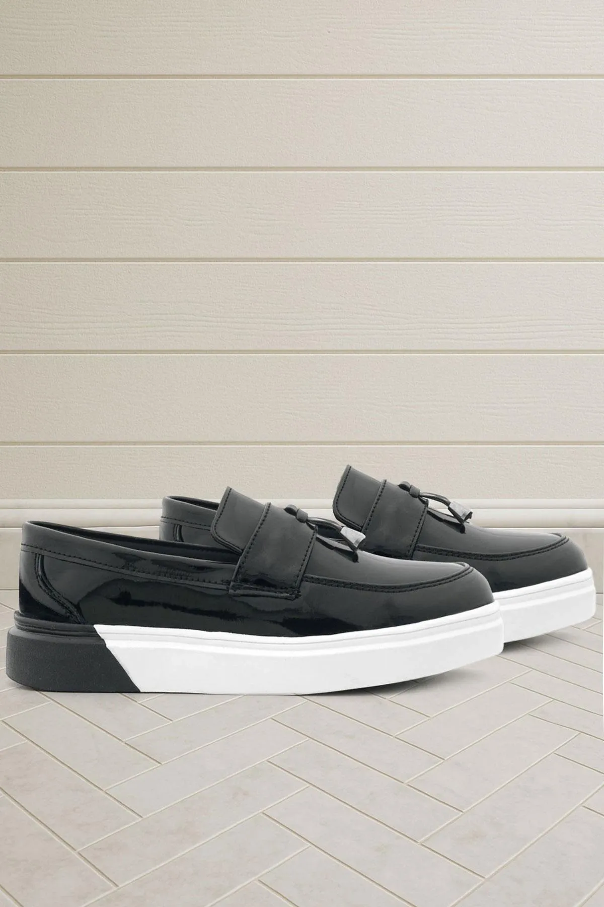 Siyah Rugan Tokalı Çocuk Klasik Ayakkabı