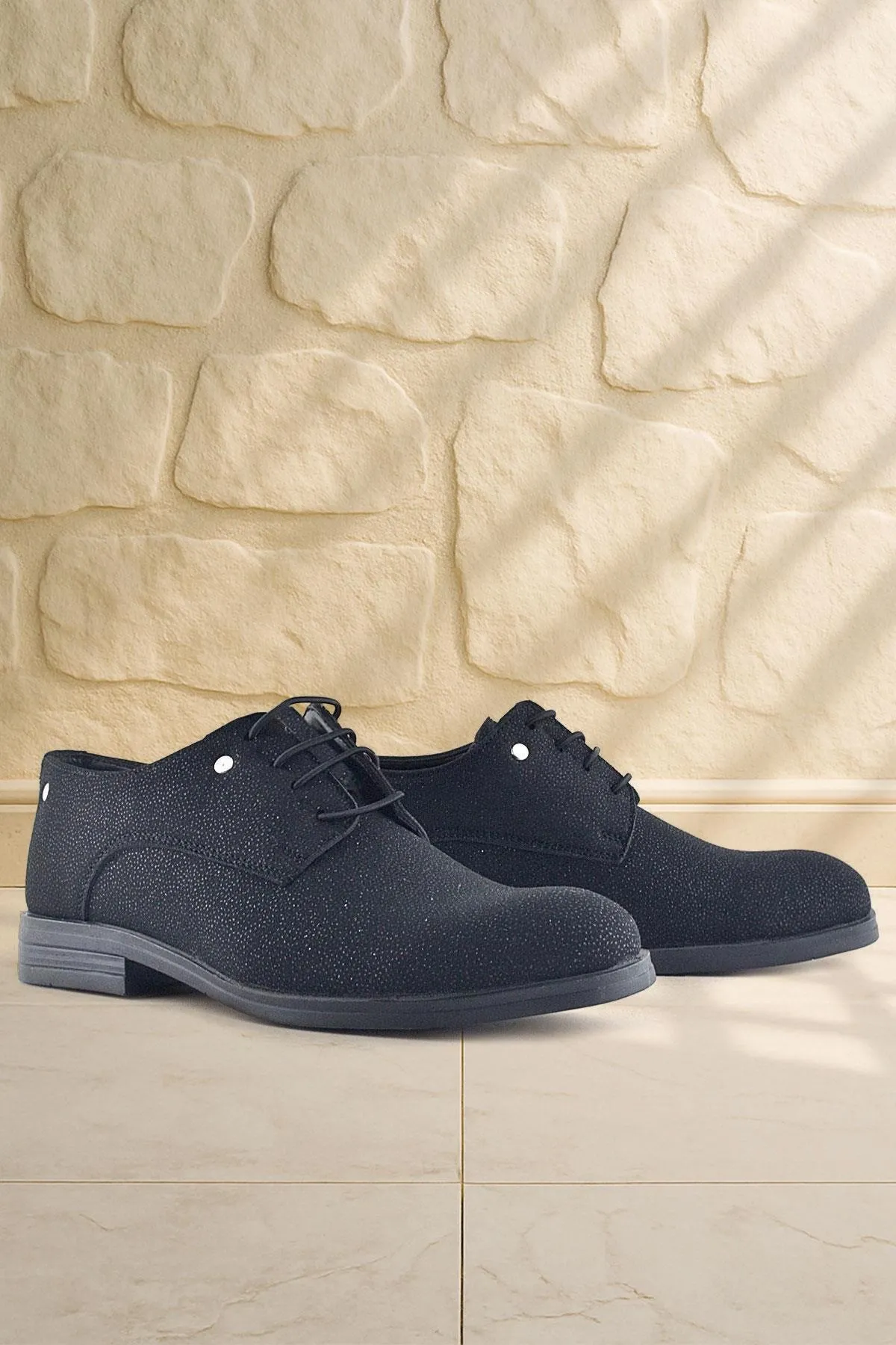 Siyah Simli Bağcıklı Metal Detaylı Klasik Çocuk Ayakkabı