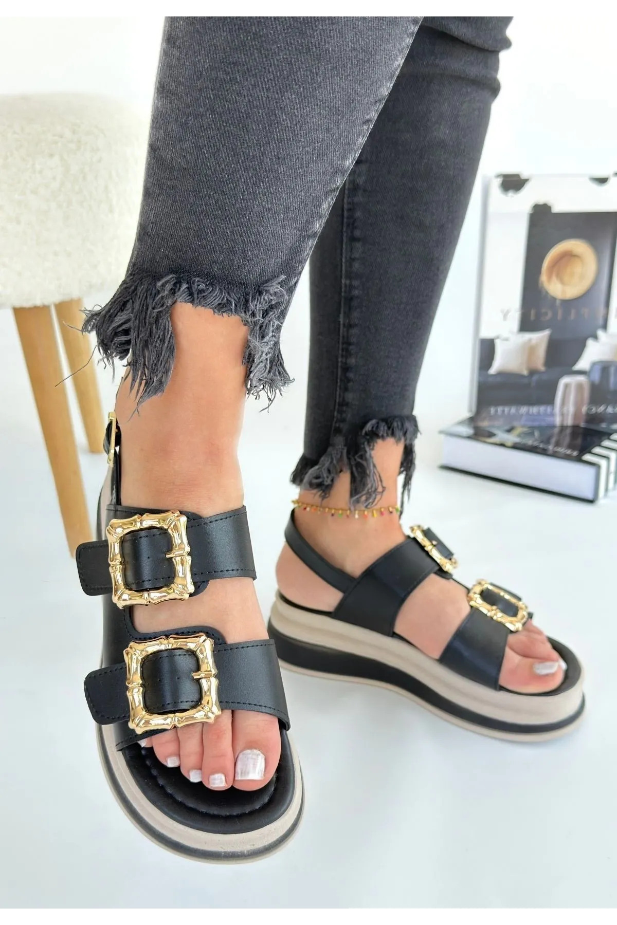 Stan Siyah Cilt Sandalet