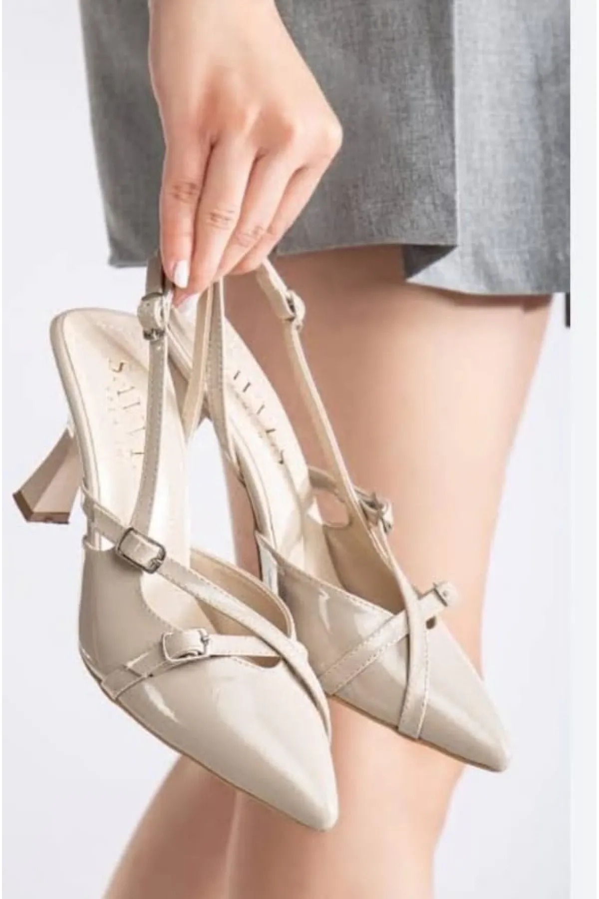 Tetti Bej Rugan Topuklu Ayakkabı