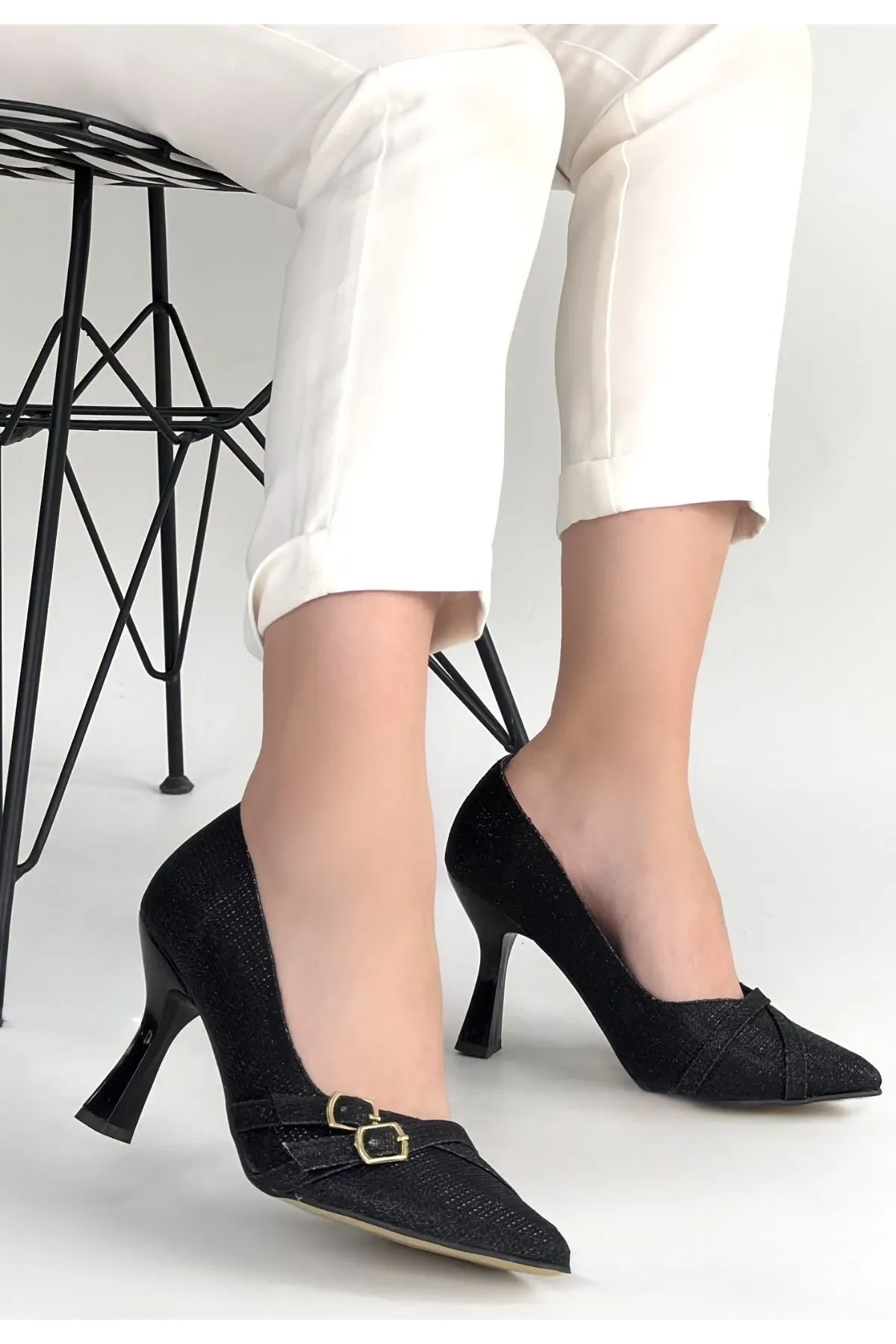 Wenda Siyah Simli Cilt Topuklu Ayakkabı
