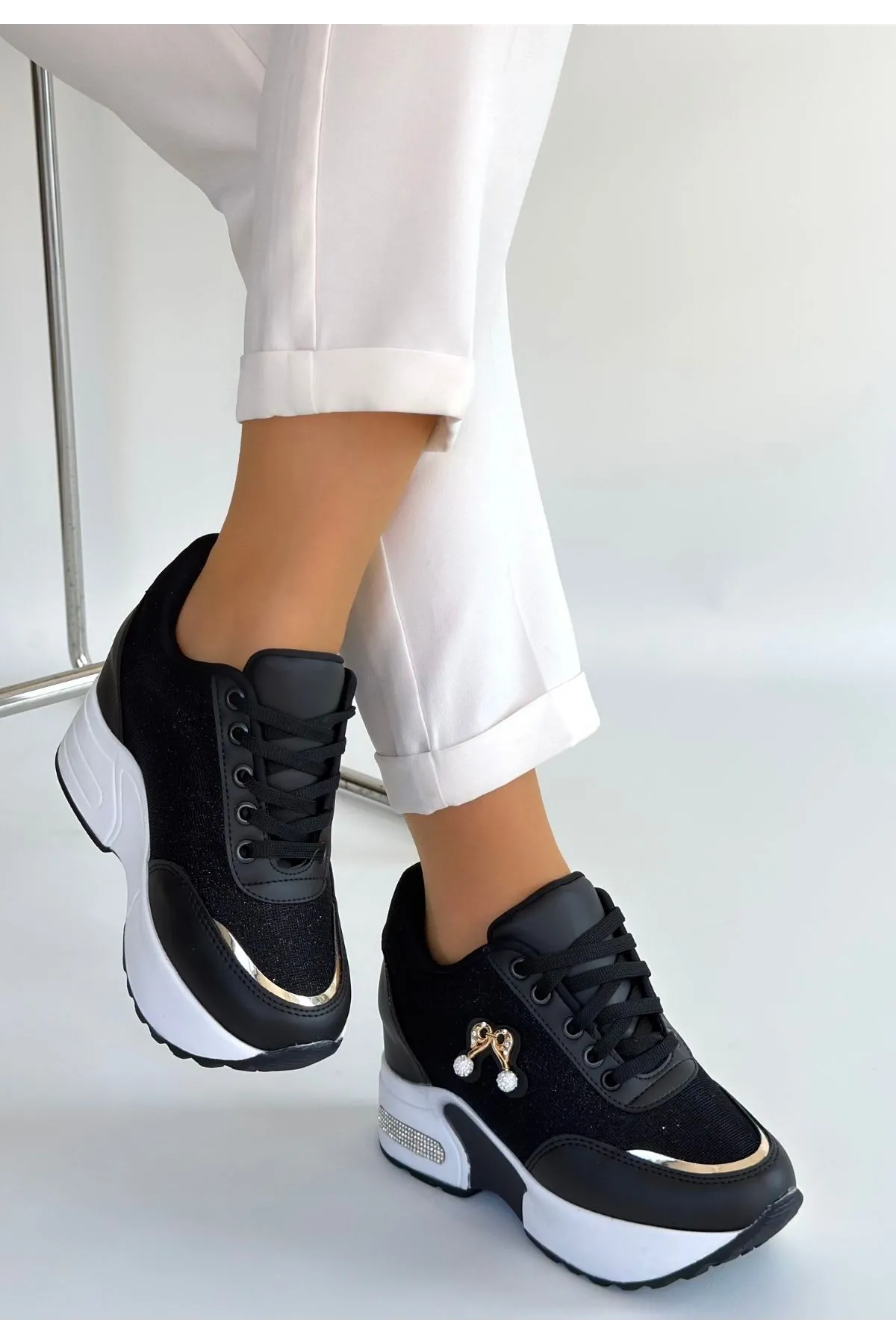 Wody Siyah Cilt Simli Bağcıklı Spor Ayakkabı