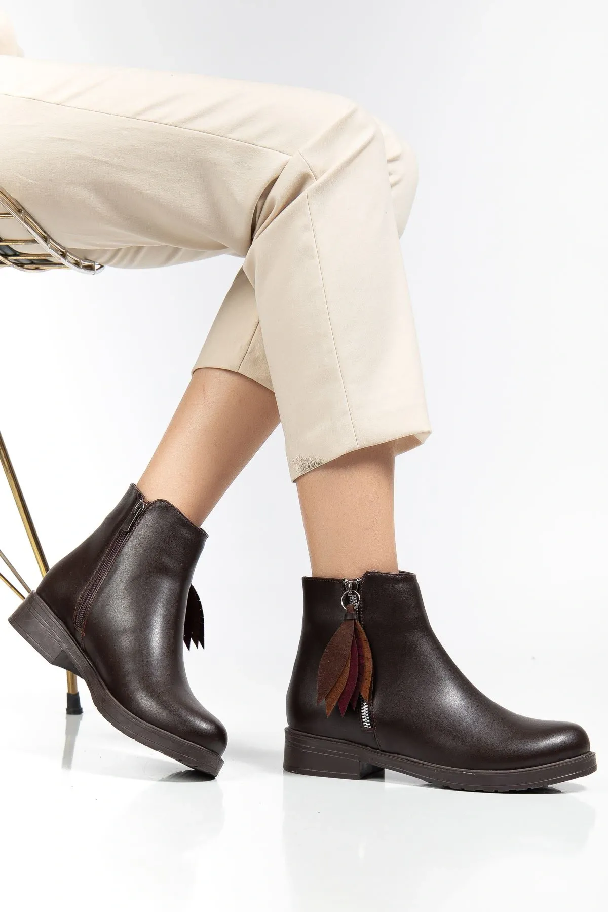 165-205 Kahve Yaprak Desenli Fermuarlı Günlük Kadın Bot