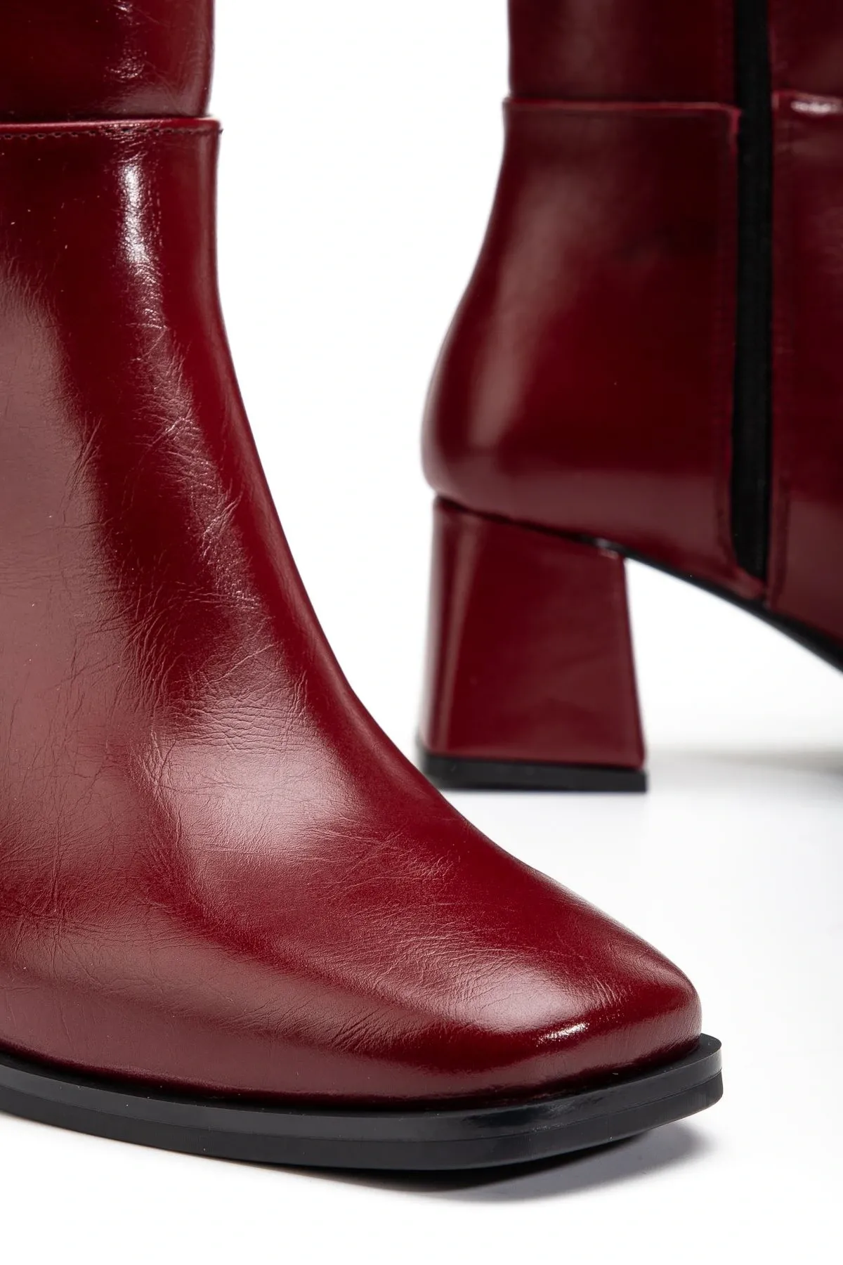 4804 Bordo Kırışık Rugan Fermuarlı Günlük Bayan Çizme