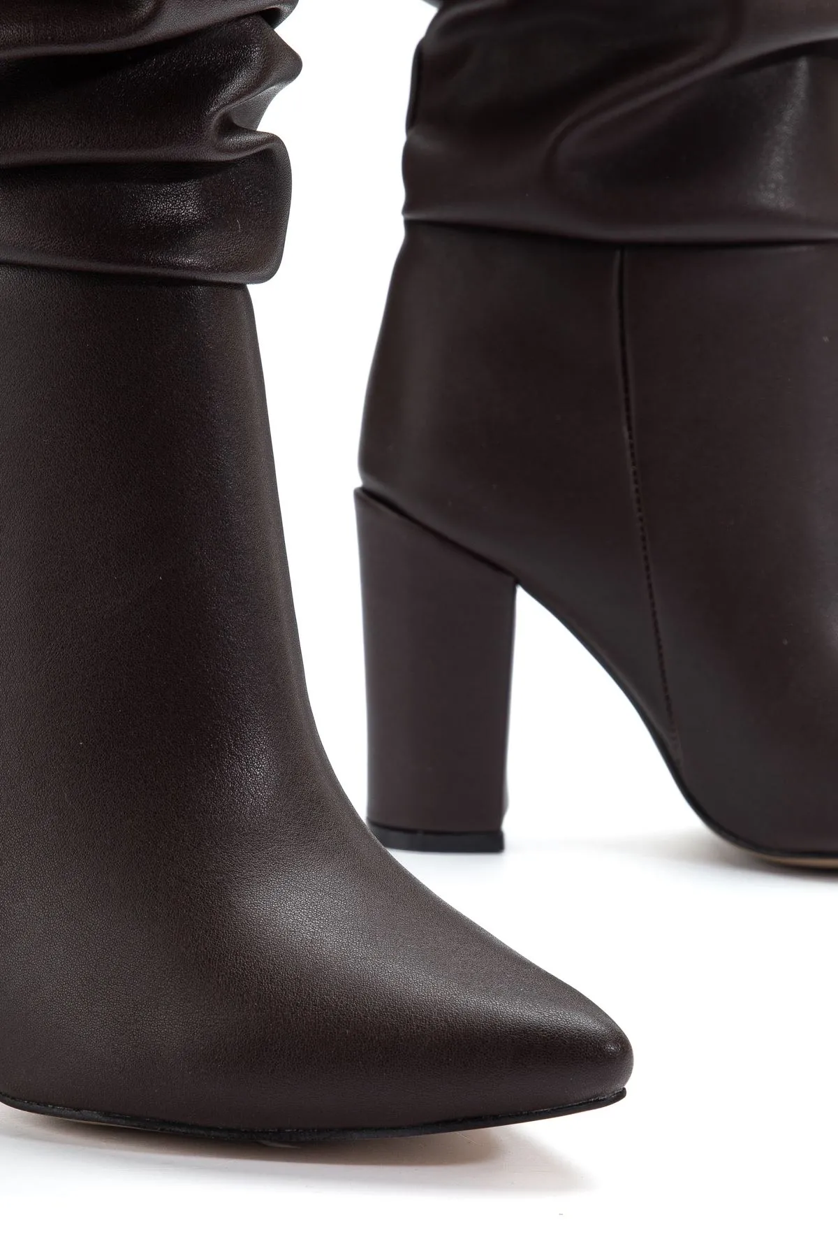 4807 Kahve Cilt Sivri Burun Körüklü Kalın Topuk Günlük Kadın Çizme