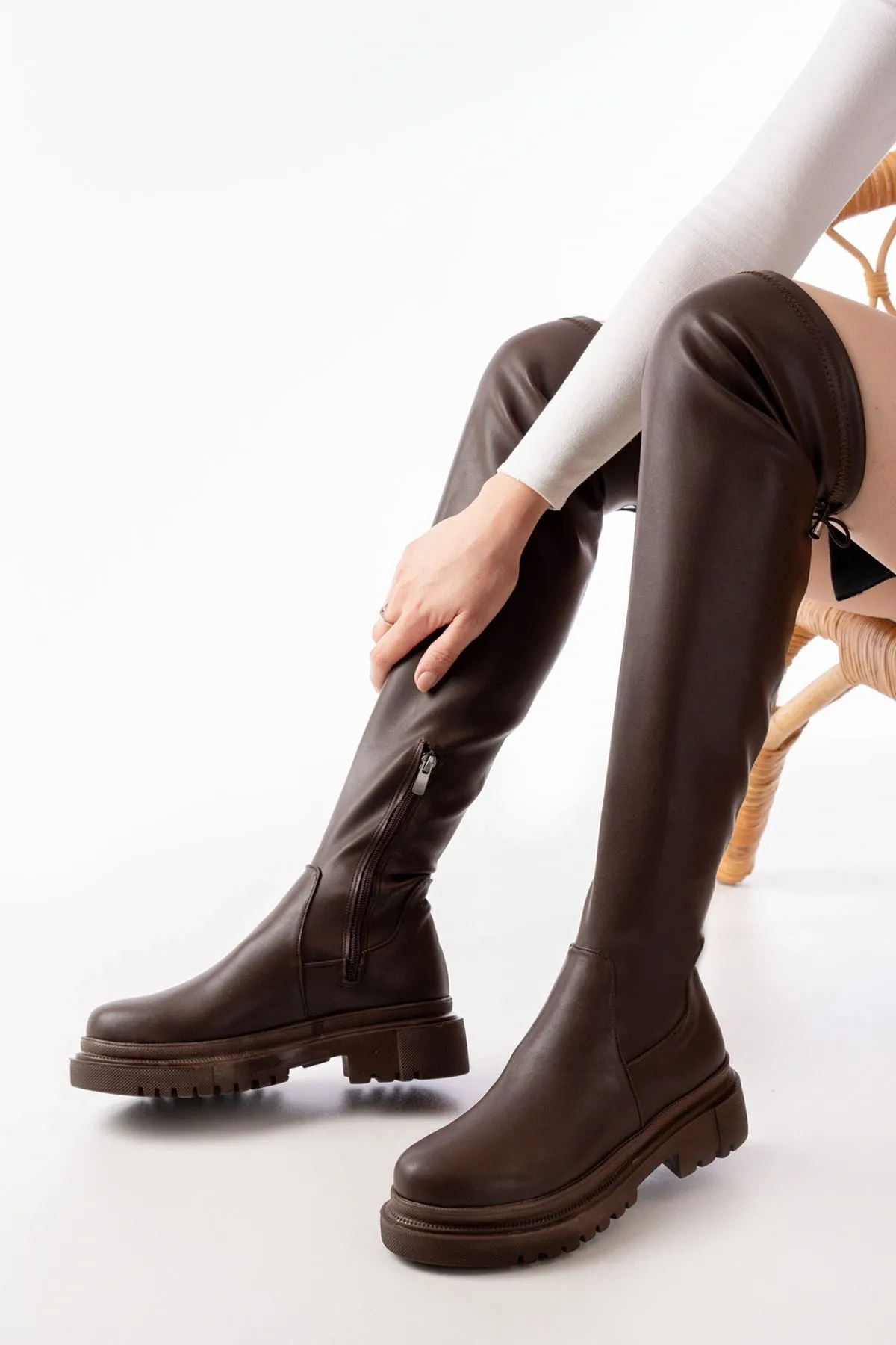 812-2194 Kahverengi Fermuarlı Diz Üstü Bağcıklı Çorap Günlük Kadın Çizme
