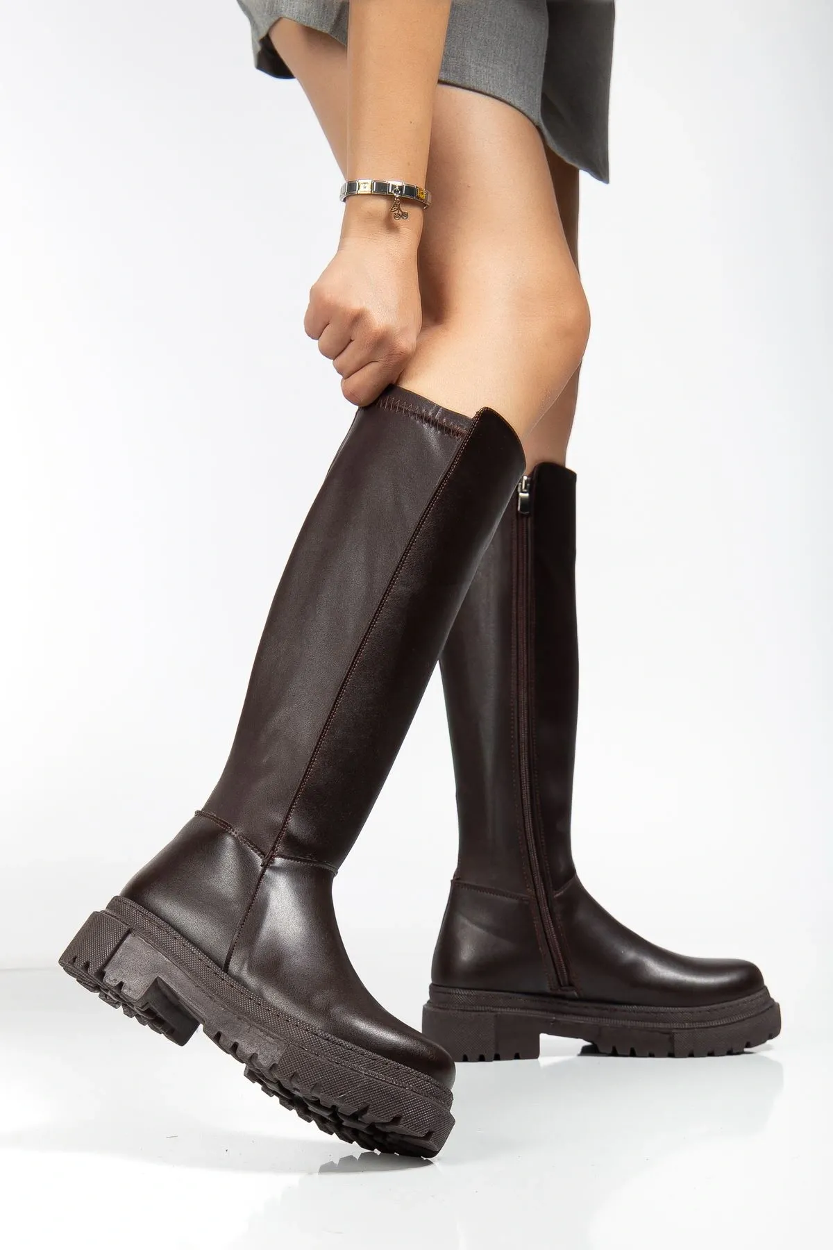 812-300 Kahverengi Fermuarlı Günlük Kadın Çizme