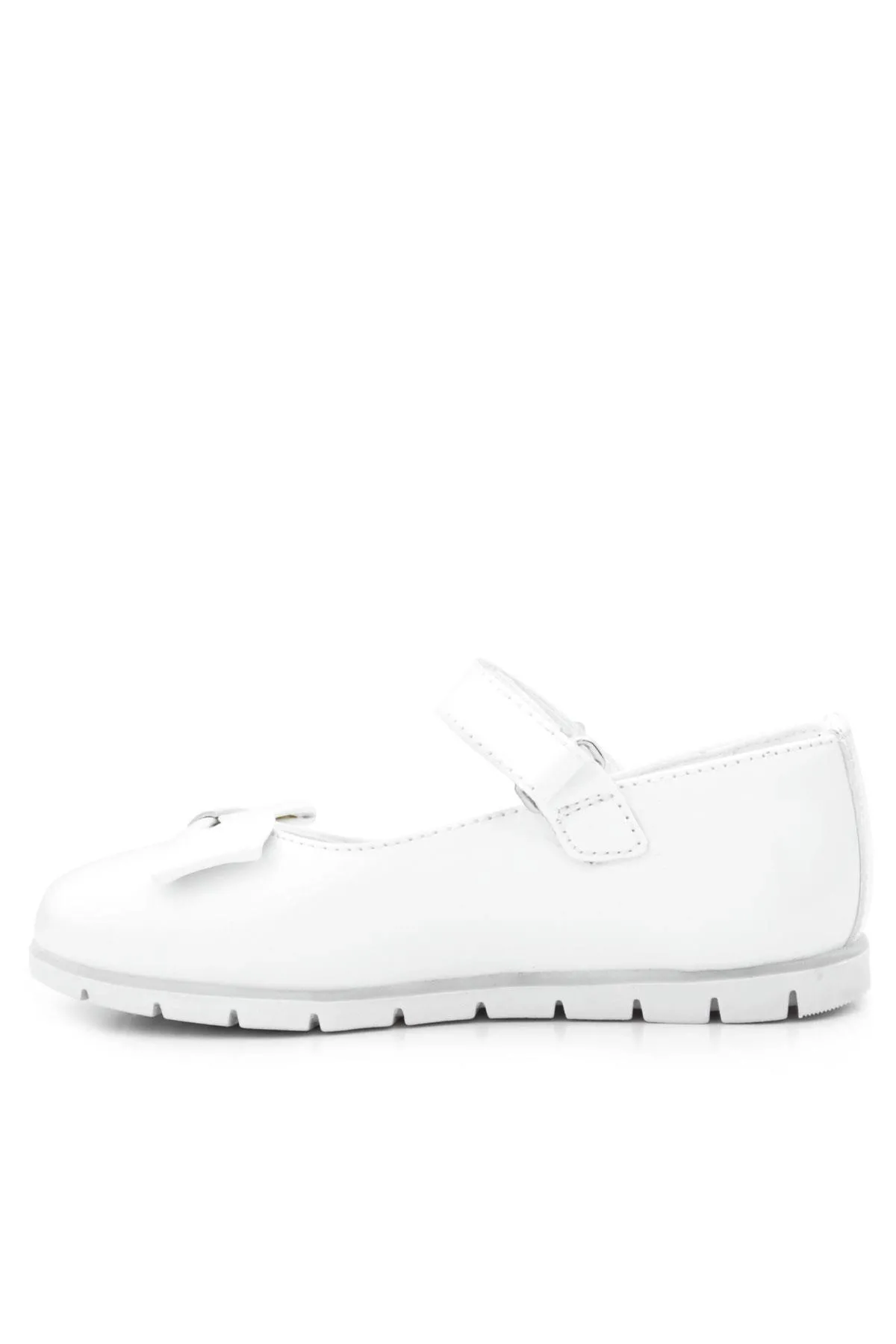 Beyaz Rugan Fiyonklu Papatya Detaylı Cırtlı Kız Çocuk Babet