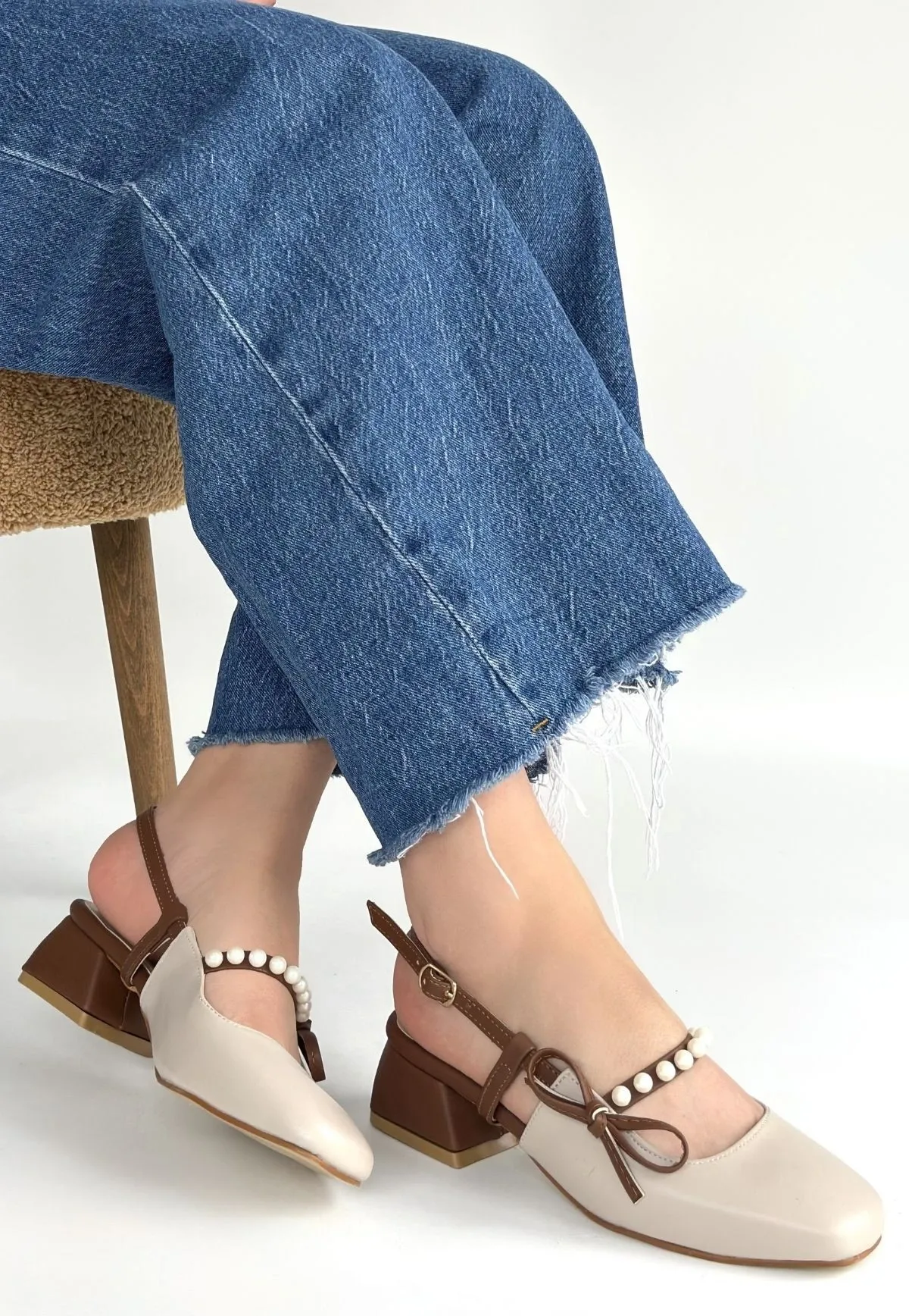 Ceyda Bej Cilt Taba Detaylı Topuklu Ayakkabı