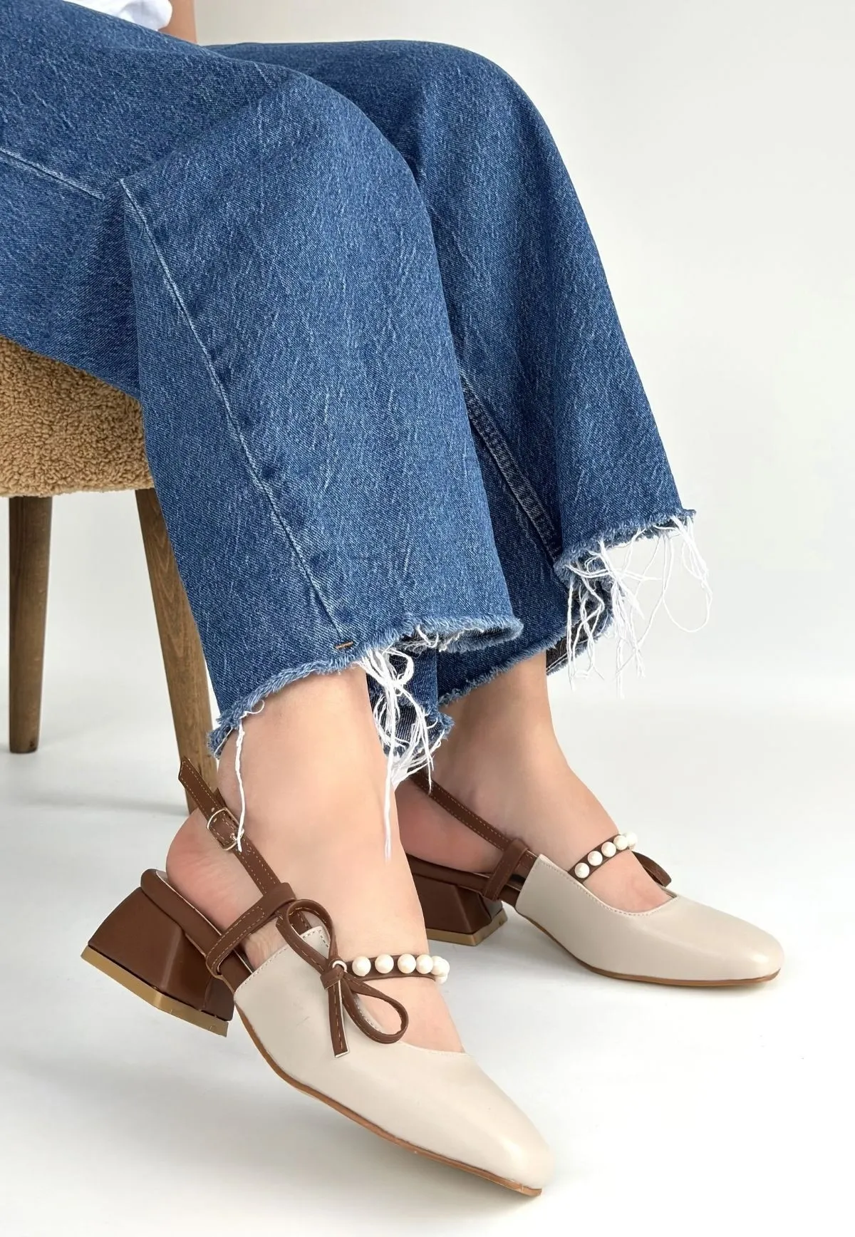 Ceyda Bej Cilt Taba Detaylı Topuklu Ayakkabı