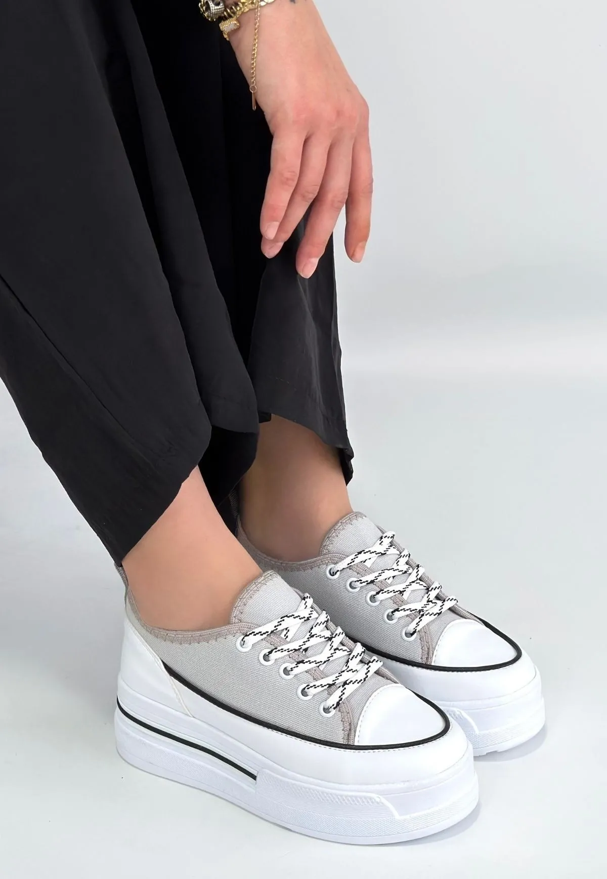 Dalen Gri Keten Bağcıklı Spor Ayakkabı