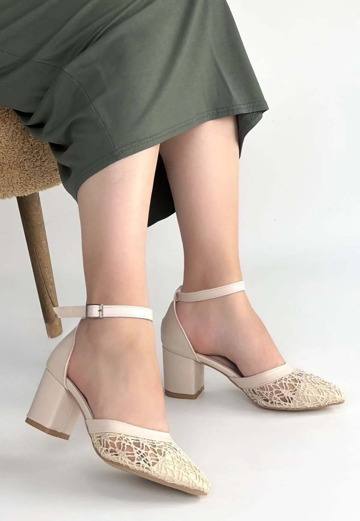 Dmop Bej Cilt Tül Detaylı Topuklu Ayakkabı