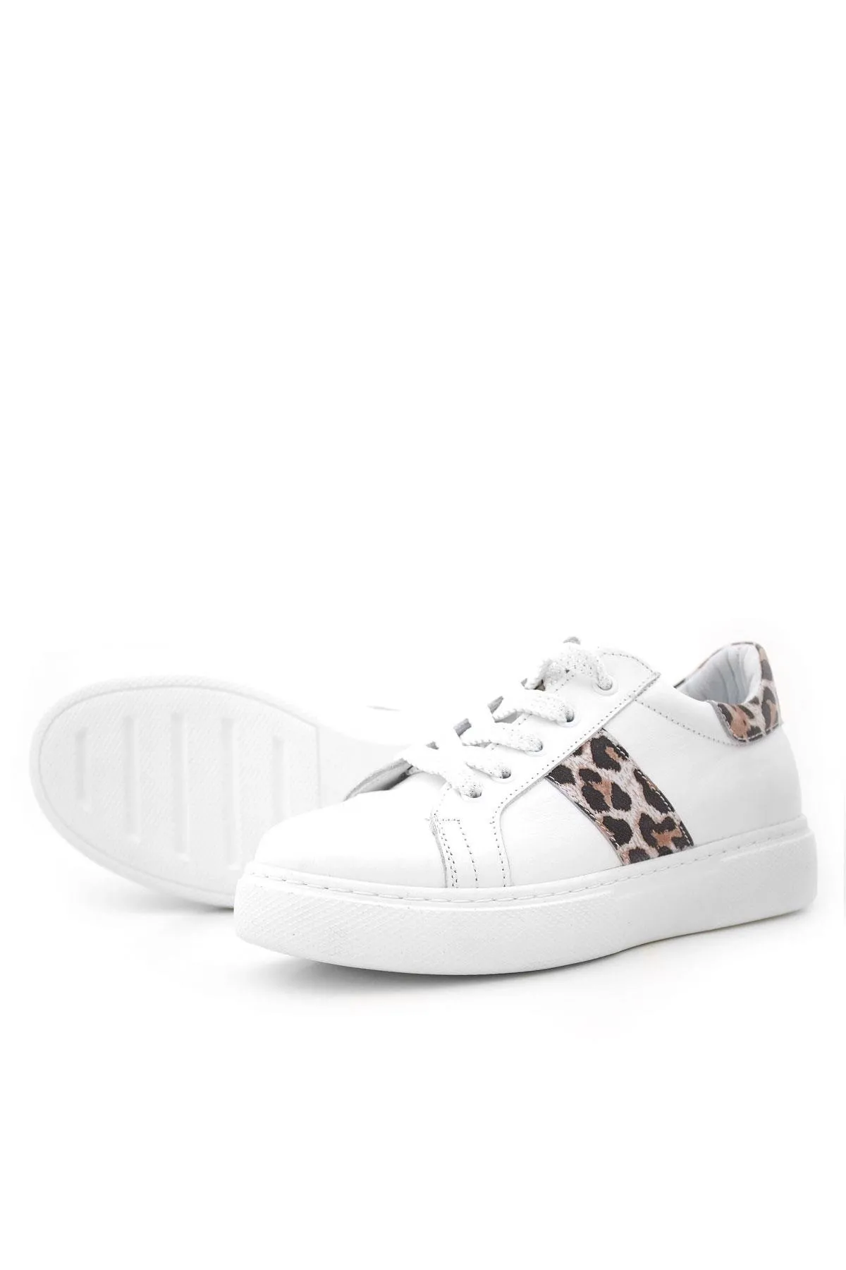 Hakiki Deri Beyaz Bağcıklı Leopar Desenli Kız Çocuk Spor Ayakkabı
