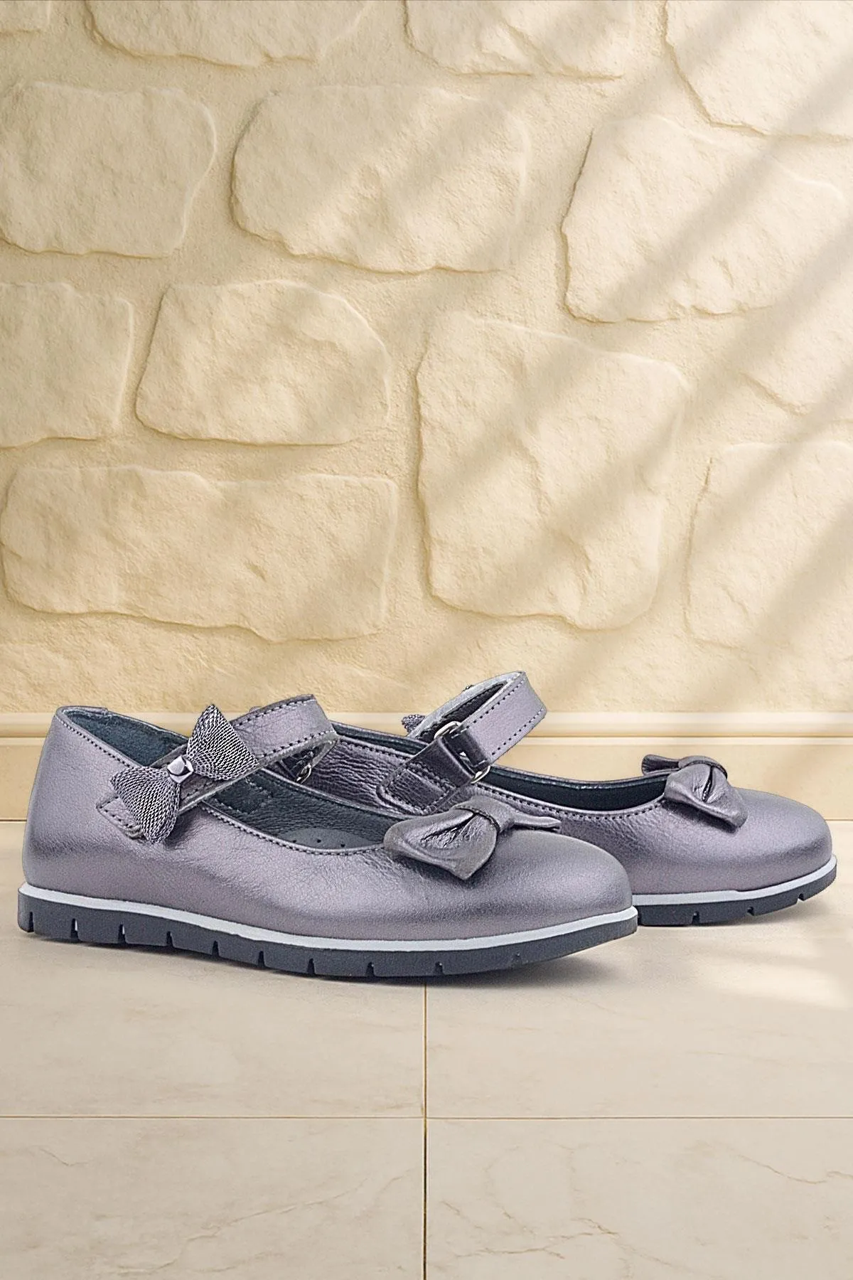 Hakiki Deri Platin Kurdele Detaylı Cırtlı Kız Çocuk Babet Ayakkabı