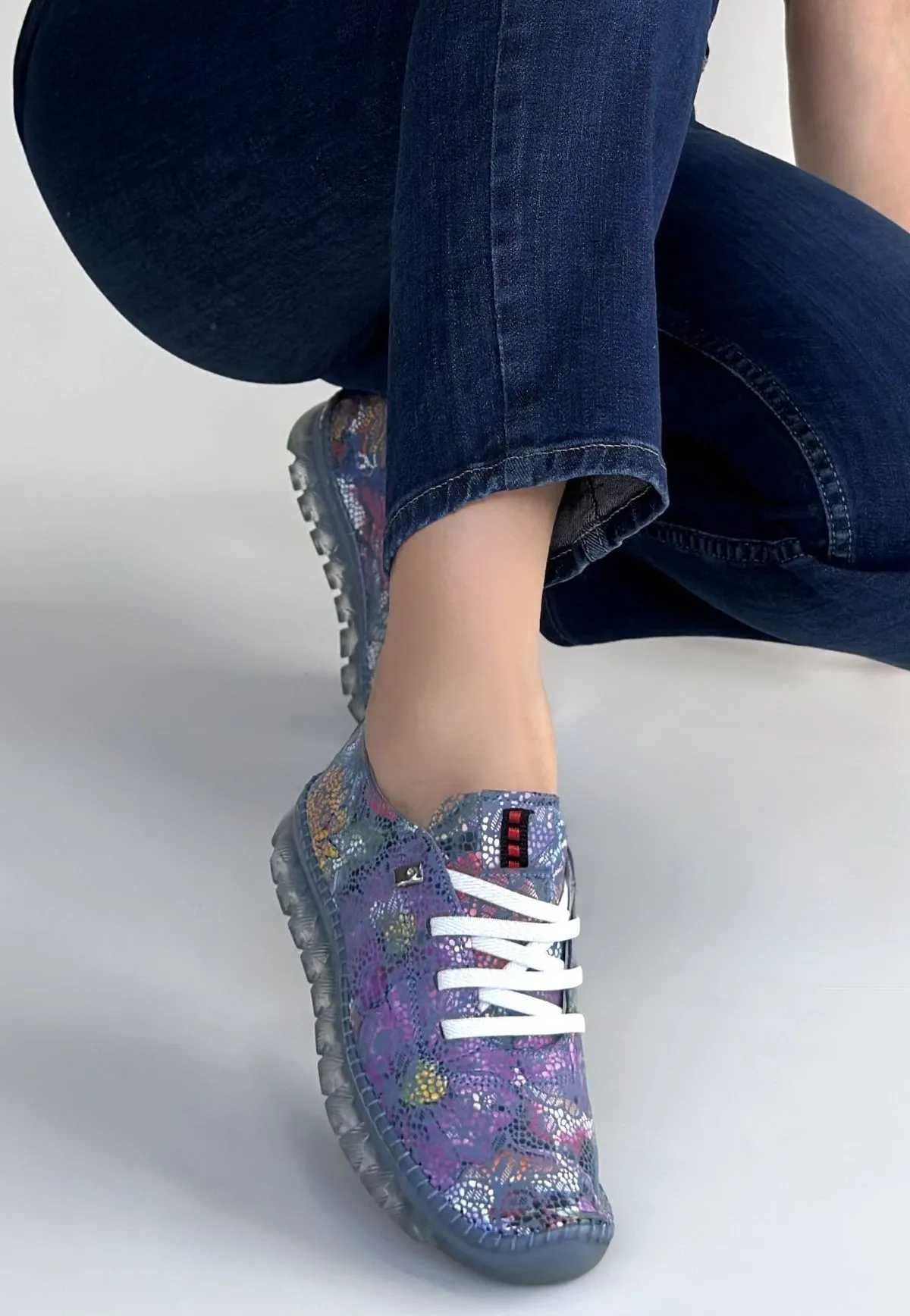 Kinte Mor Desenli Deri Bağcıklı Spor Ayakkabı