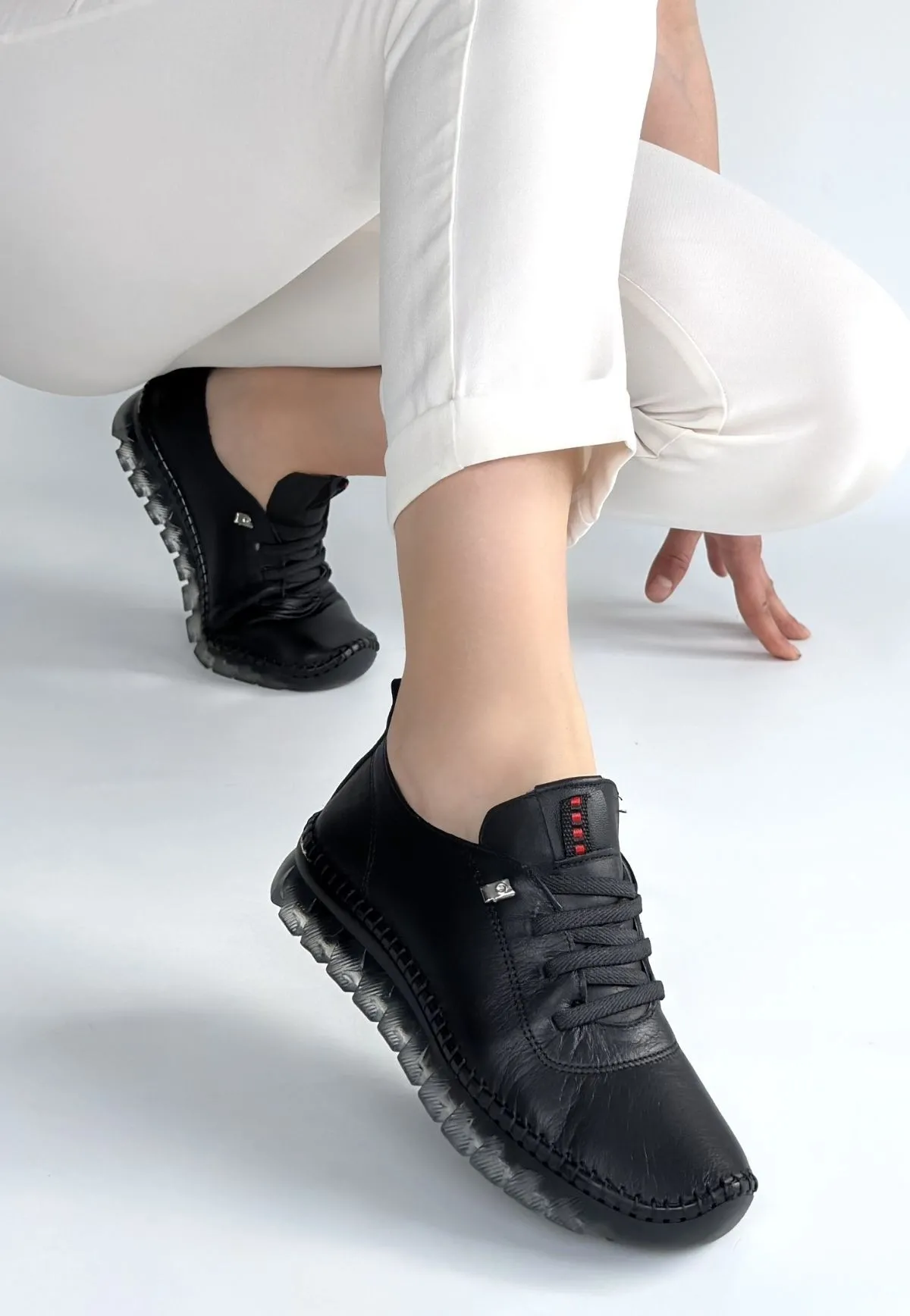 Jiten Siyah Deri Bağcıklı Spor Ayakkabı