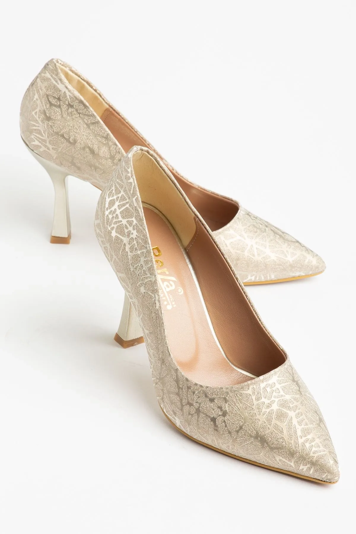 K-114 Gümüş Ağaç Kabuğu Desenli Sivri Burunlu  Topuklu Kadın Ayakkabı