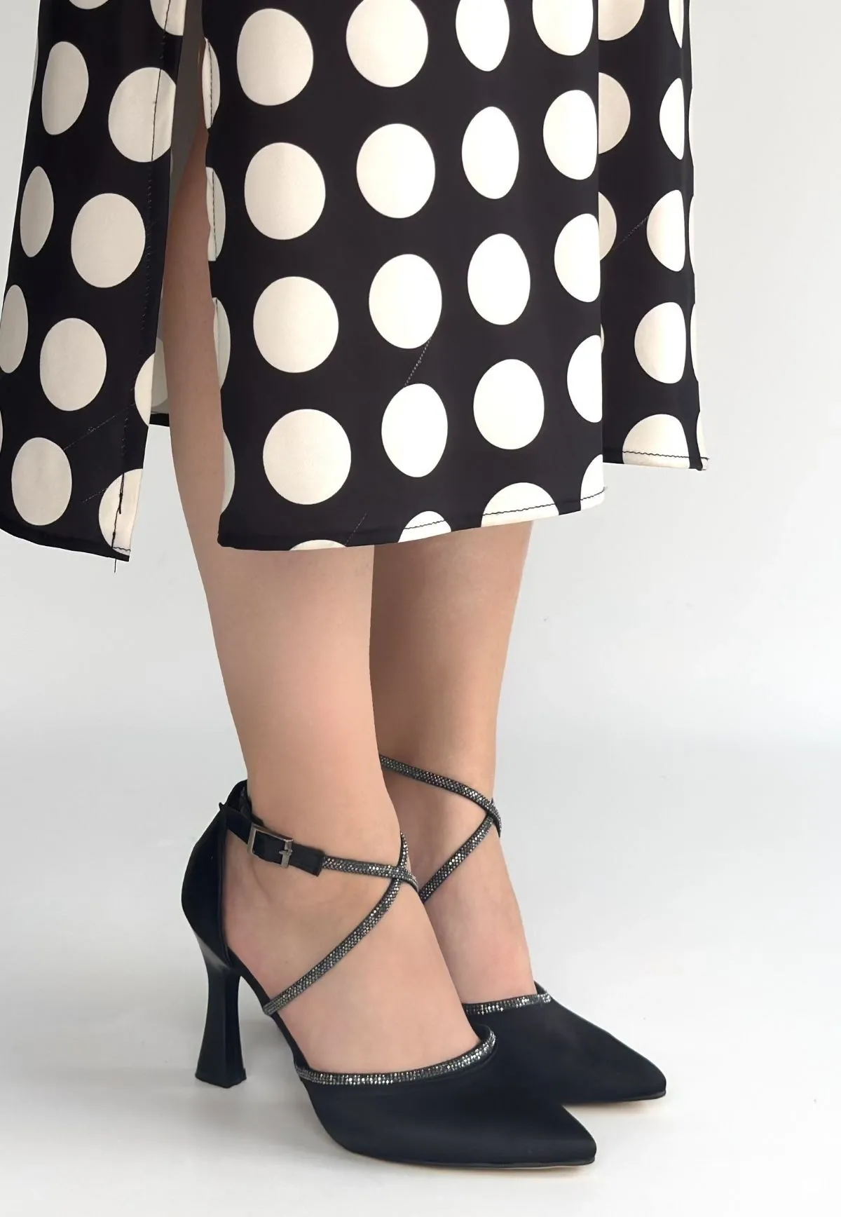 Kanji Siyah Saten Topuklu Ayakkabı