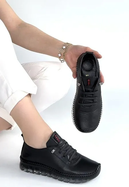 Kitta Siyah Deri Bağcıklı Spor Ayakkabı