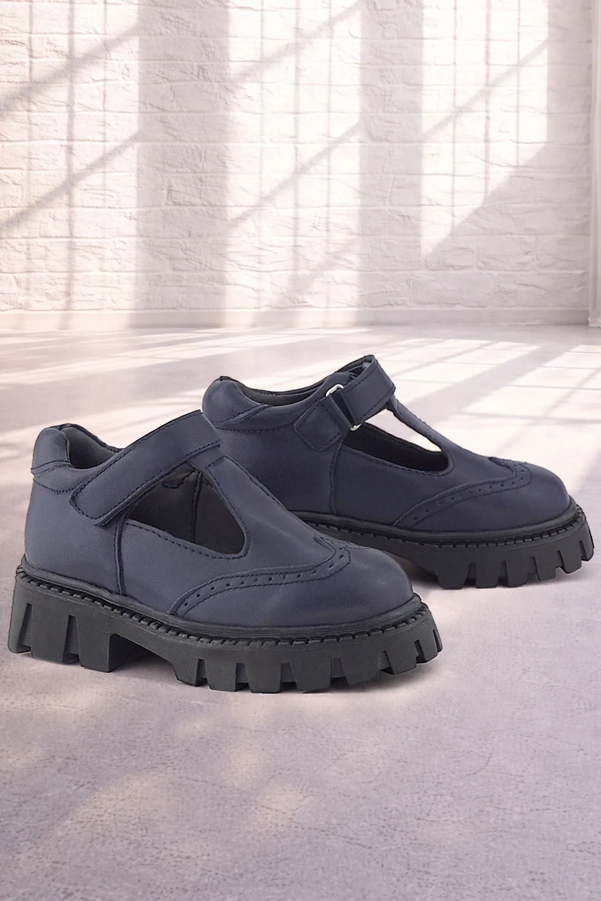 Lacivert Mat Cırtlı Kız Çocuk Okul Ayakkabı