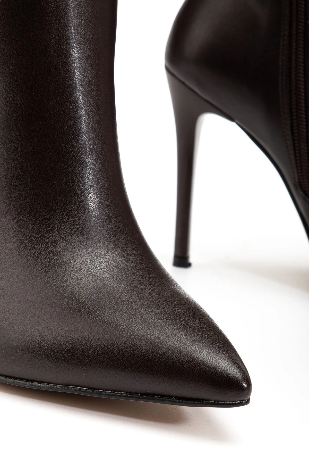 Ls-226 Kahve Cilt Fermuarlı Lastikli İnce Yüksek Topuklu Kadın Çizme