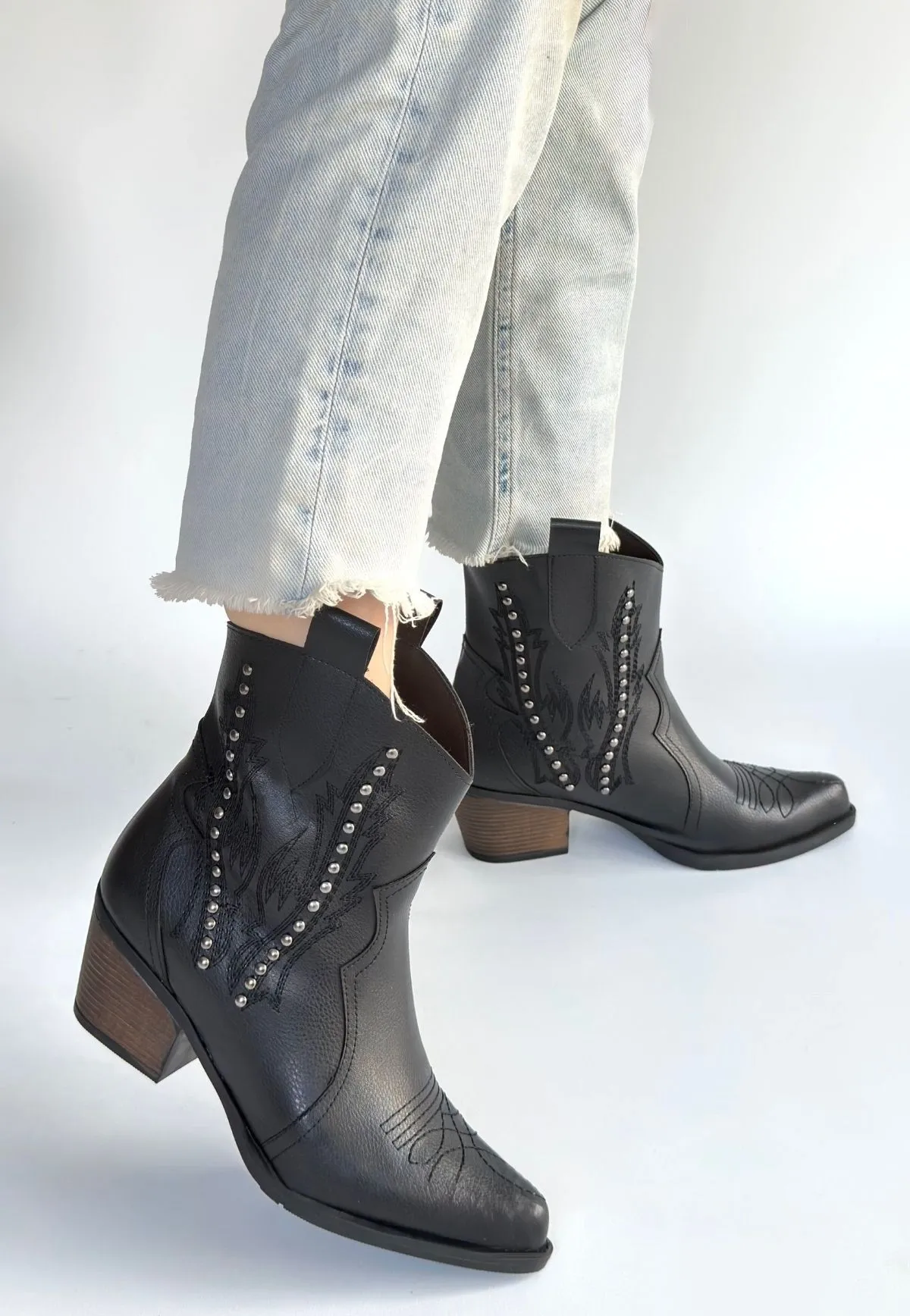 Matin Siyah Cilt Topuklu Bot