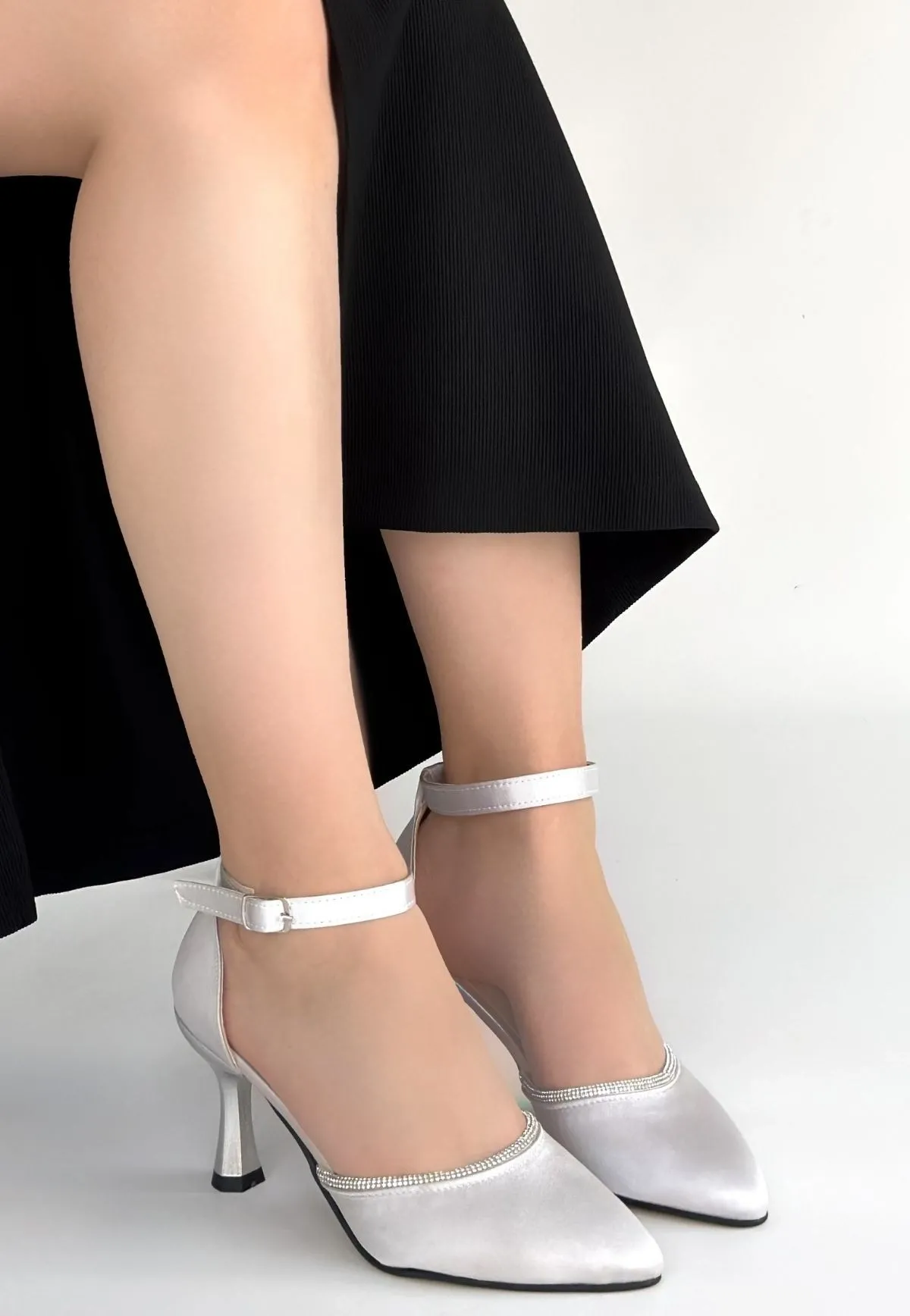 Mejja Gri Saten Topuklu Ayakkabı