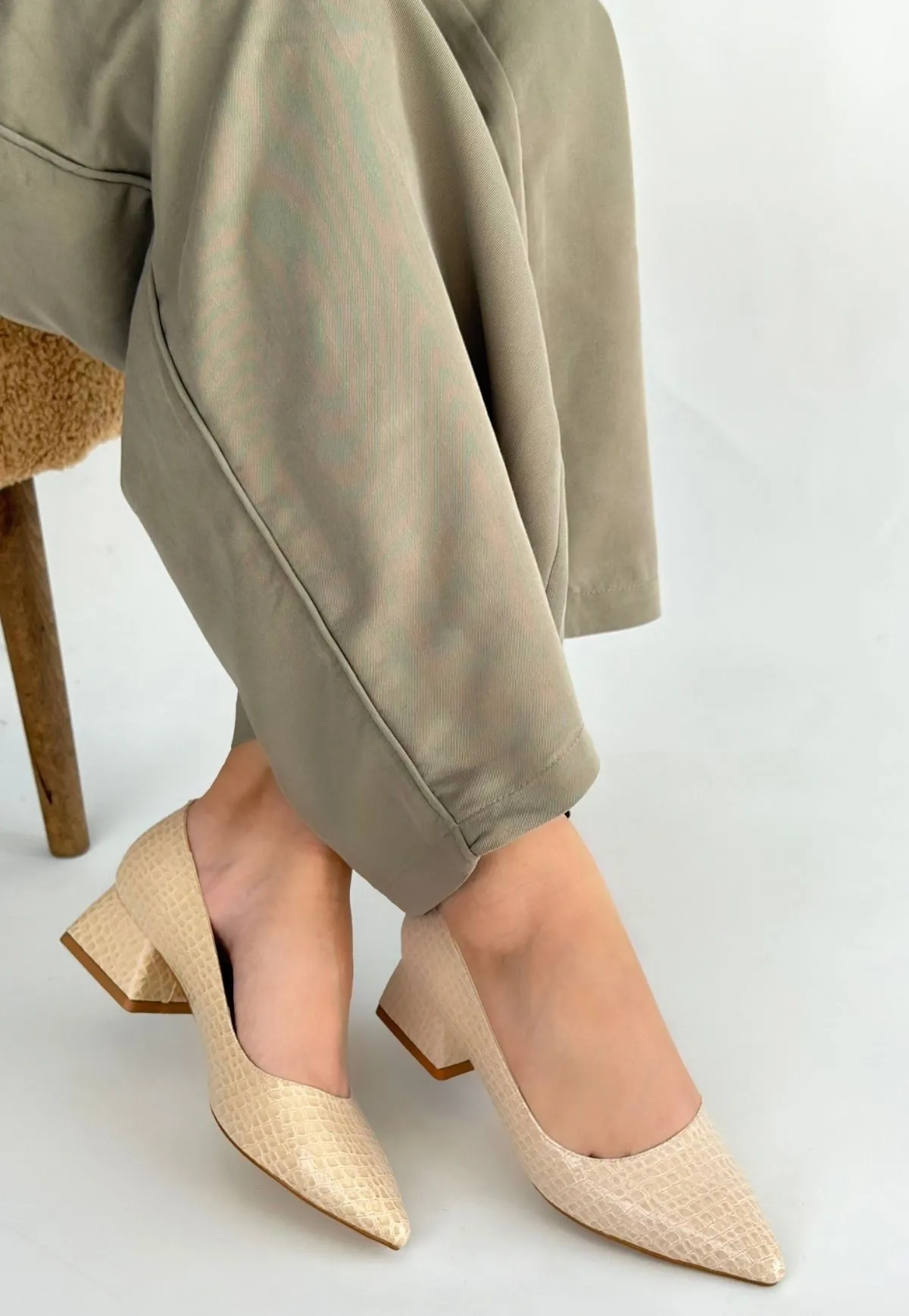 Meort Bej Rugan Topuklu Ayakkabı