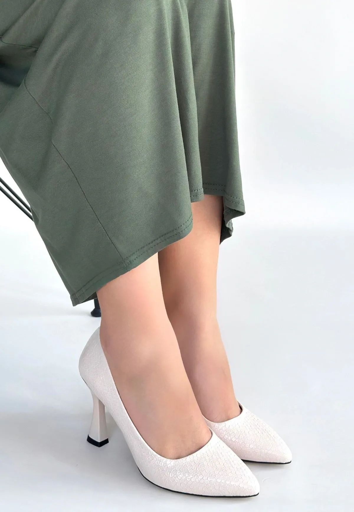 Merio Bej Baskılı Rugan Topuklu Ayakkabı