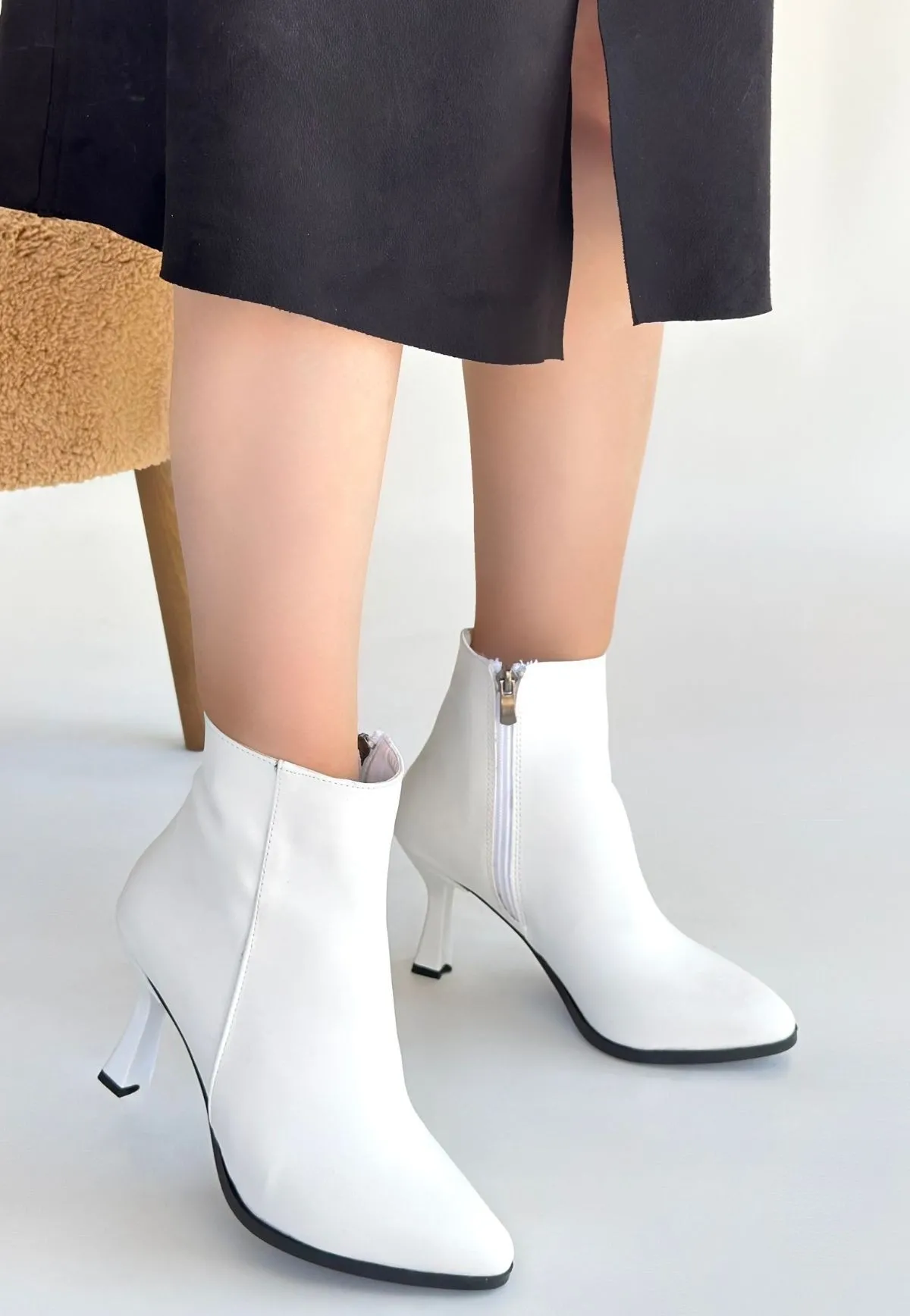 Mişha Beyaz Cilt Topuklu Bot