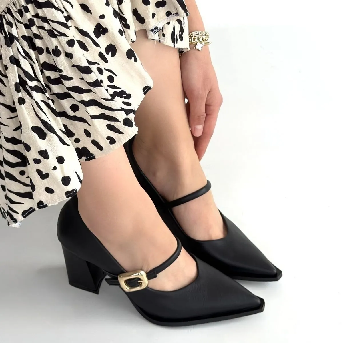 Nıvra Siyah Cilt Topuklu Ayakkabı