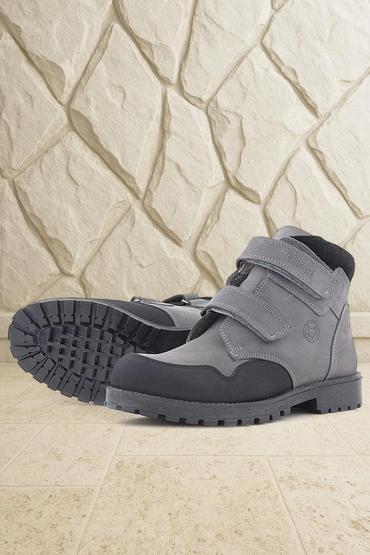 Pixel Hakiki Deri Gri Cırtlı Erkek Çocuk Bot