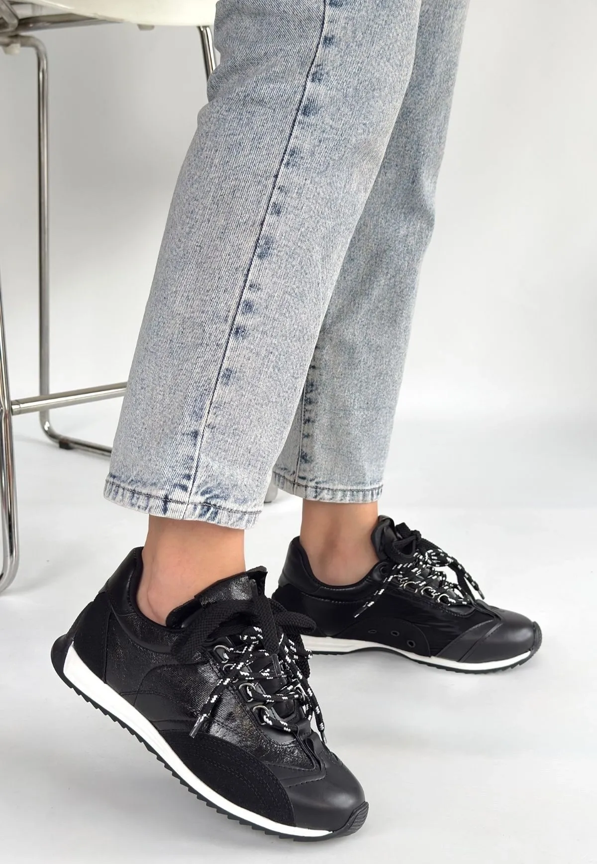 Ranu Siyah Cilt Paraşüt Detaylı Bağcıklı Spor Ayakkabı