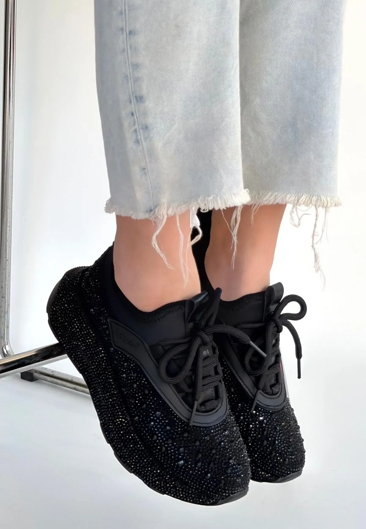 Rimay Siyah Cilt Boncuk İşlemeli Spor Ayakkabı