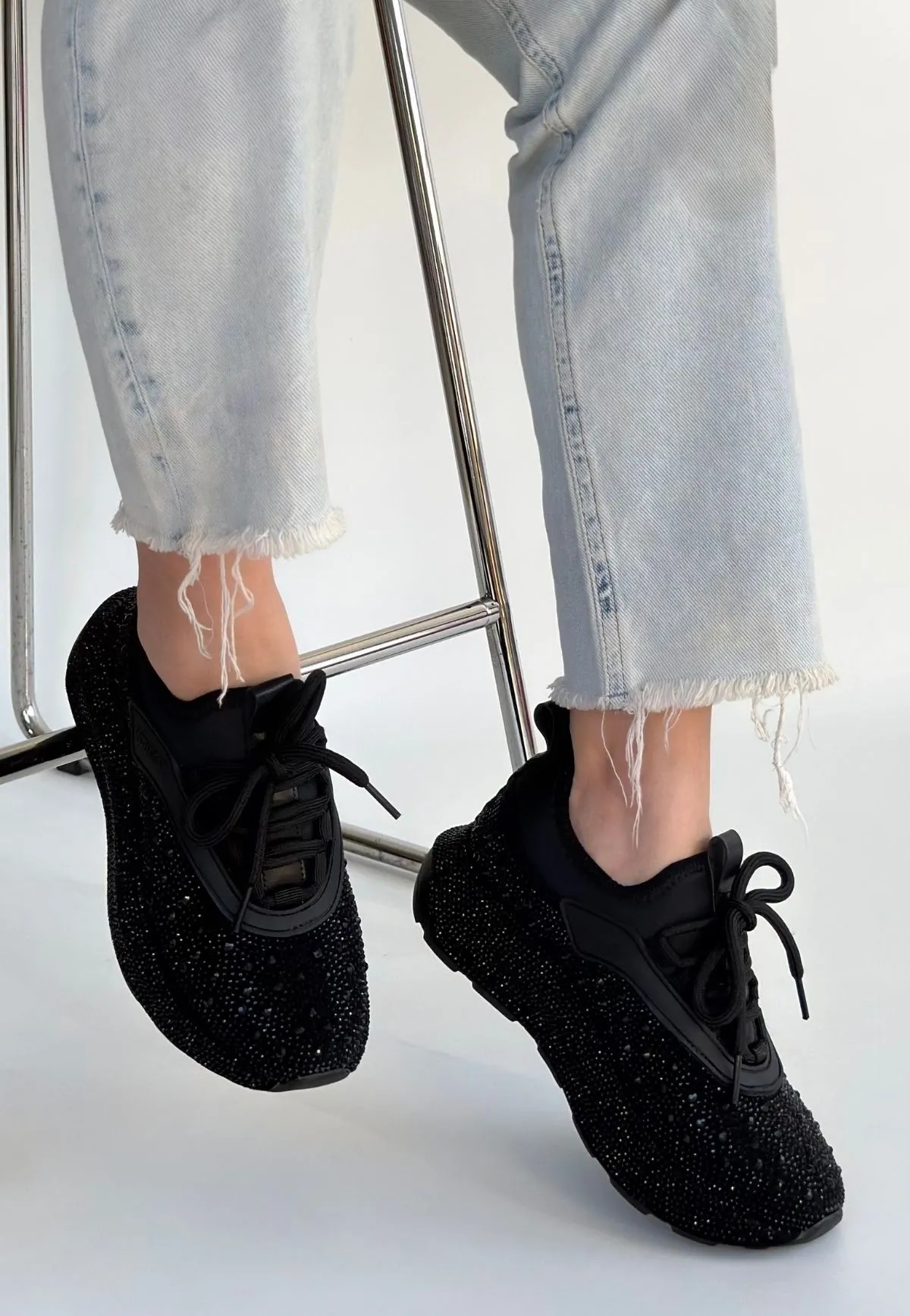 Rimay Siyah Cilt Boncuk İşlemeli Spor Ayakkabı