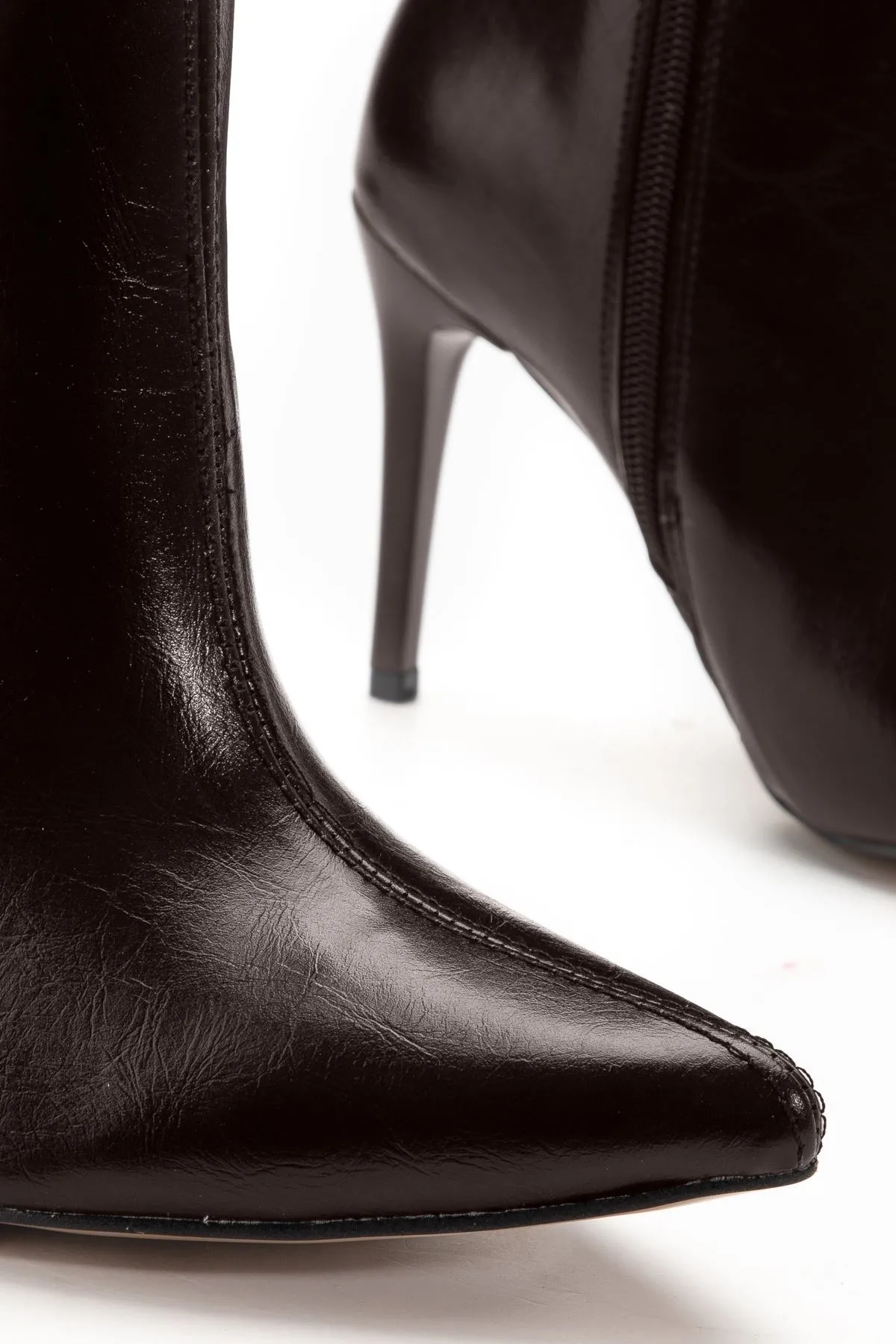 S-2007 Kahve Kırışık Fermuarlı Günlük Bayan Çizme