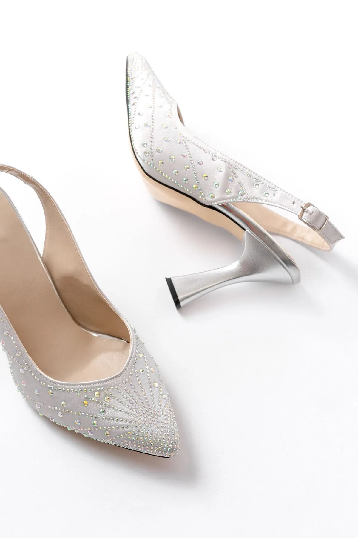 S-601 Gümüş Arkası Açık Taş Aksesuarlı Günlük Kadın Sandalet